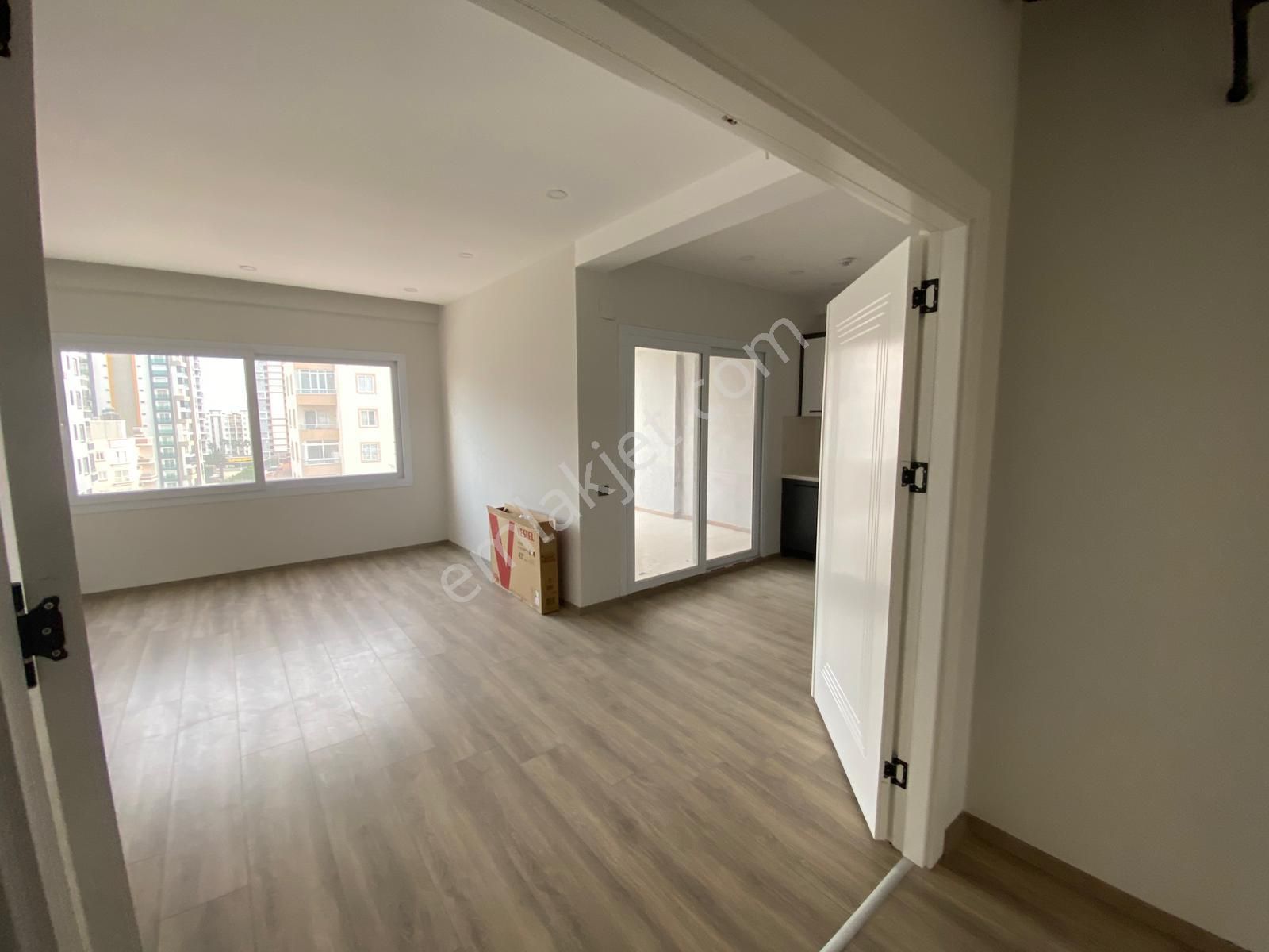 Tece Deniz Mah.de Açık/kapalı Otoparklı & Havuzlu Geniş 3+1 - Görsel 15