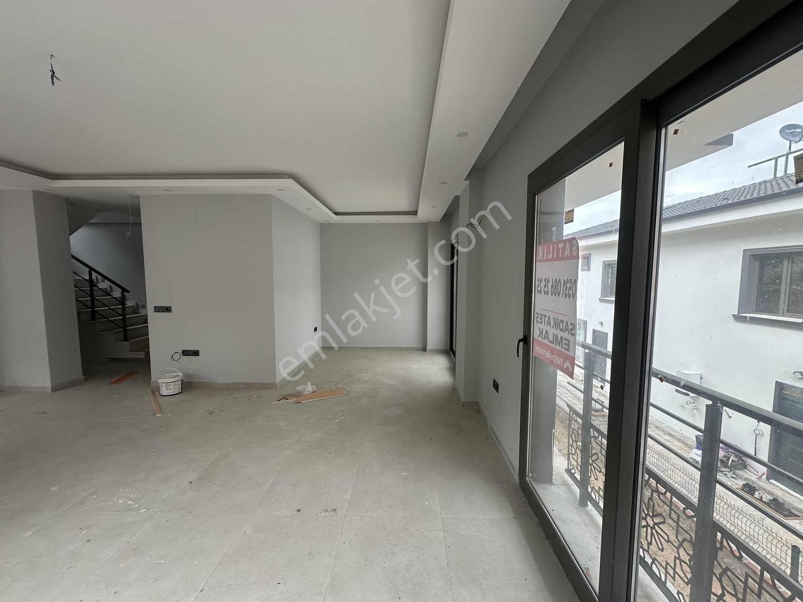 Beçin'de Doğa Manzaralı Kiralık Sıfır Triplex Villa - Görsel 7