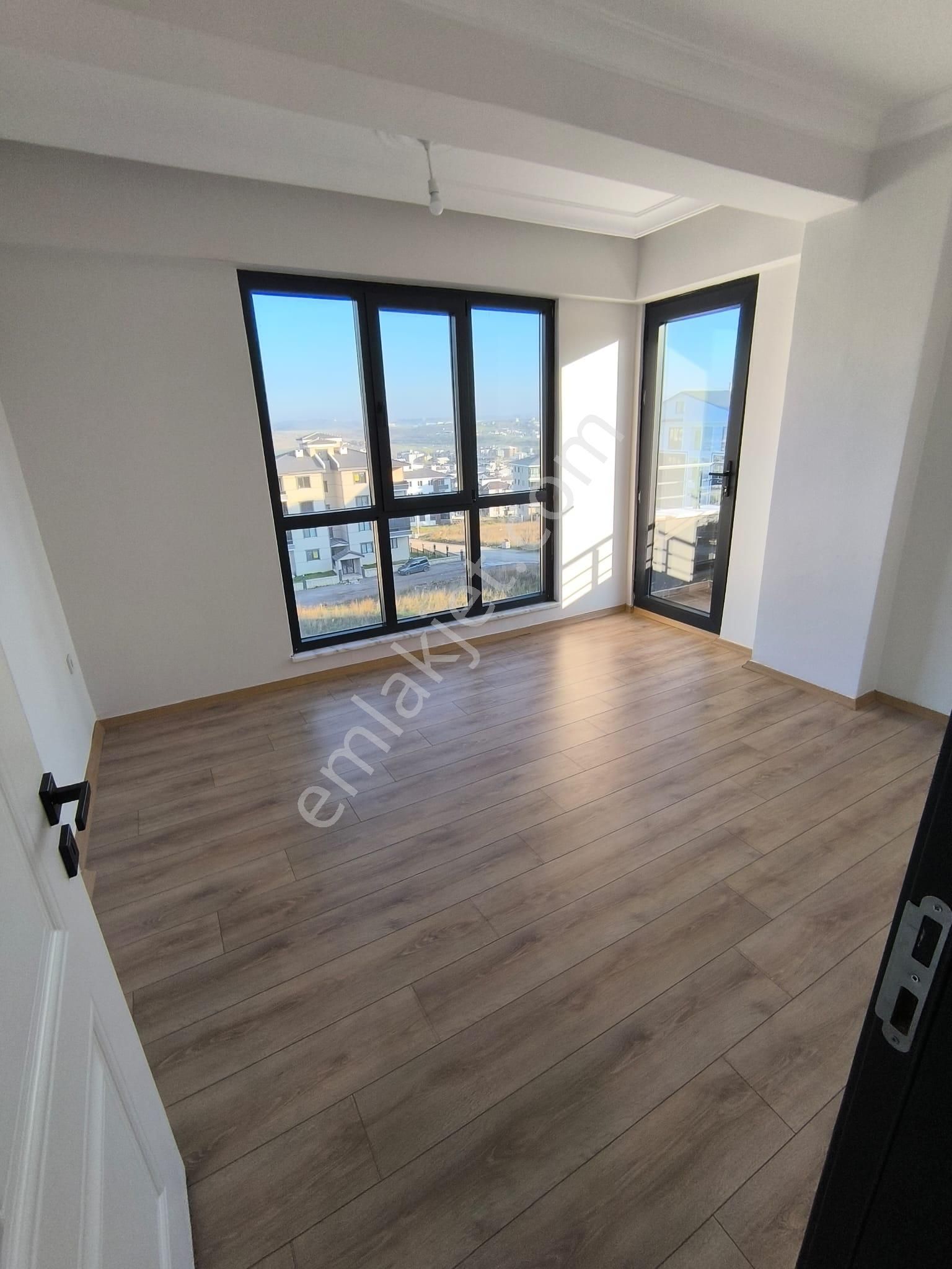 Turyaptan Çiftlikköy Deniz Manzaralı 2+1 Kiralık Daire - Görsel 2