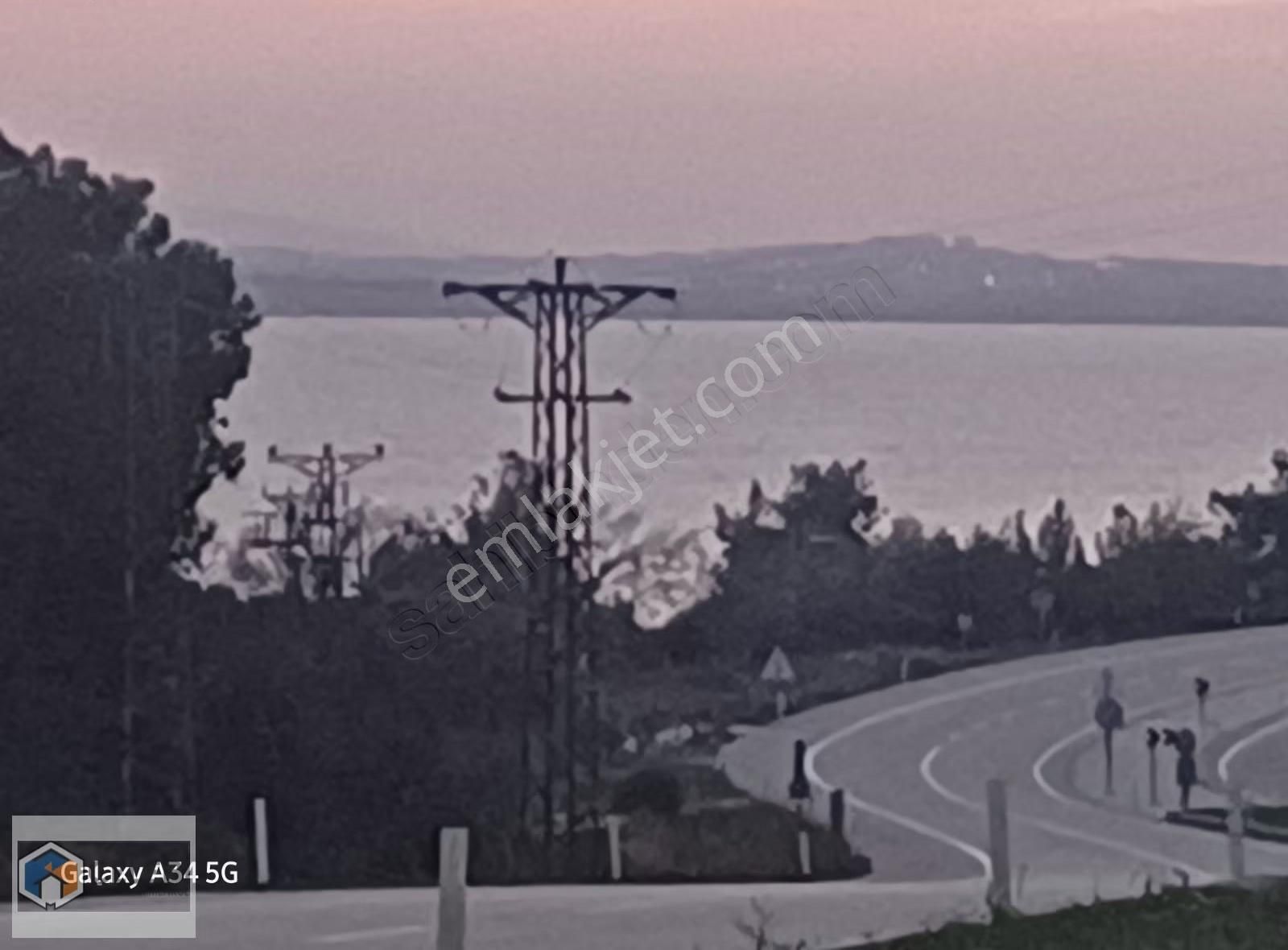 Çanakkale Eceabat Yalova Sınırlarında İstanbul Ana Yola Cepheli