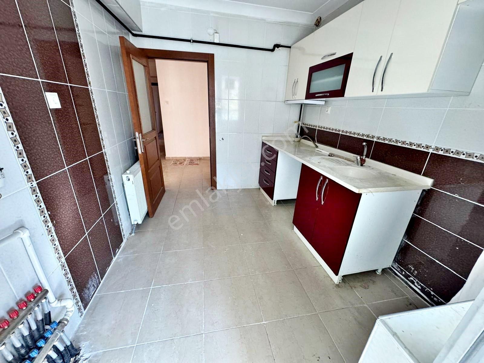 Gold Emlaktan Uygun Fiyata Kiralık 3+1 Asansörlü Daire - Görsel 9