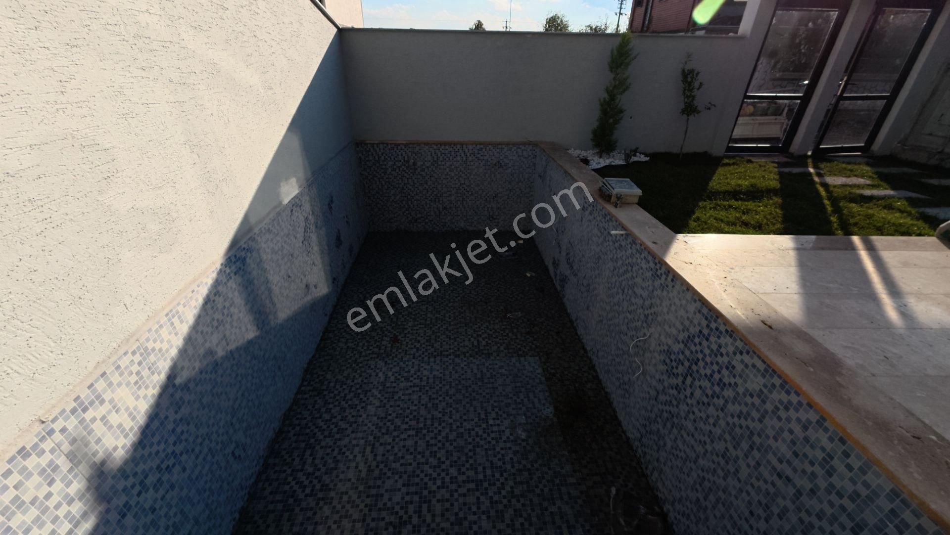 Sakarya Kocaali’de Müstakil Havuzlu 4+1 Lüks Villa - Görsel 11