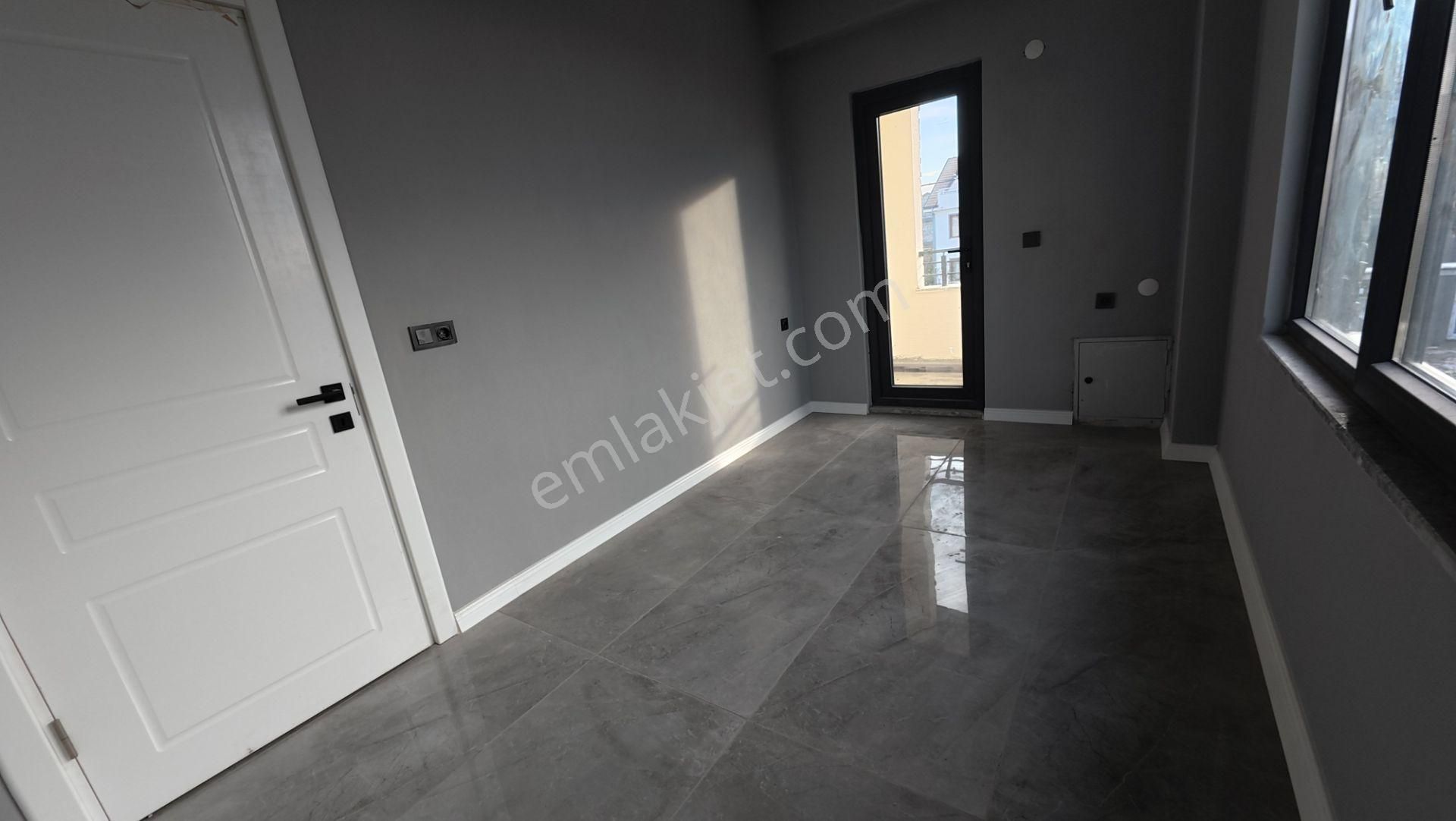 Kocaali’de Satılık 3+1 Villa Sıfır Ve Modern - Görsel 13