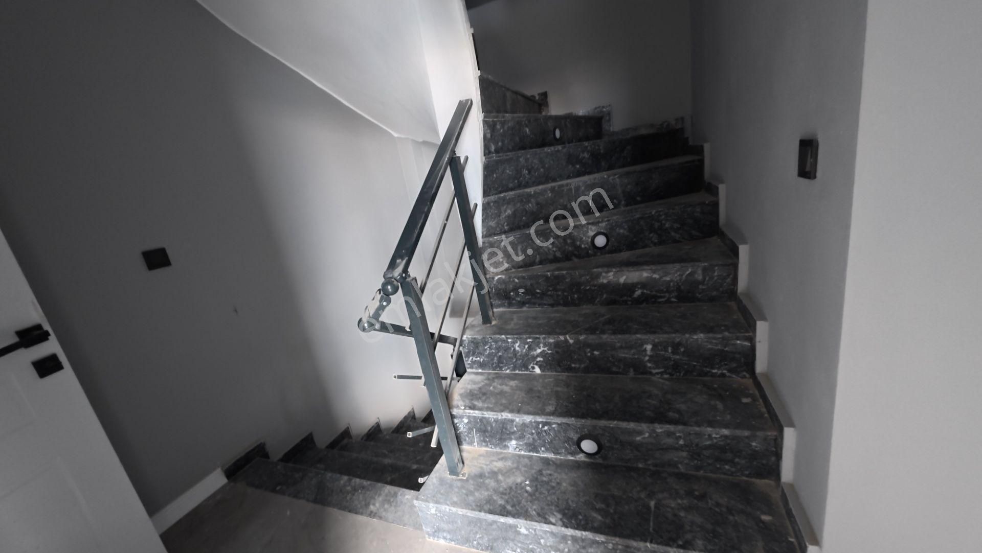 Kocaali’de Satılık 3+1 Villa Sıfır Ve Modern - Görsel 17