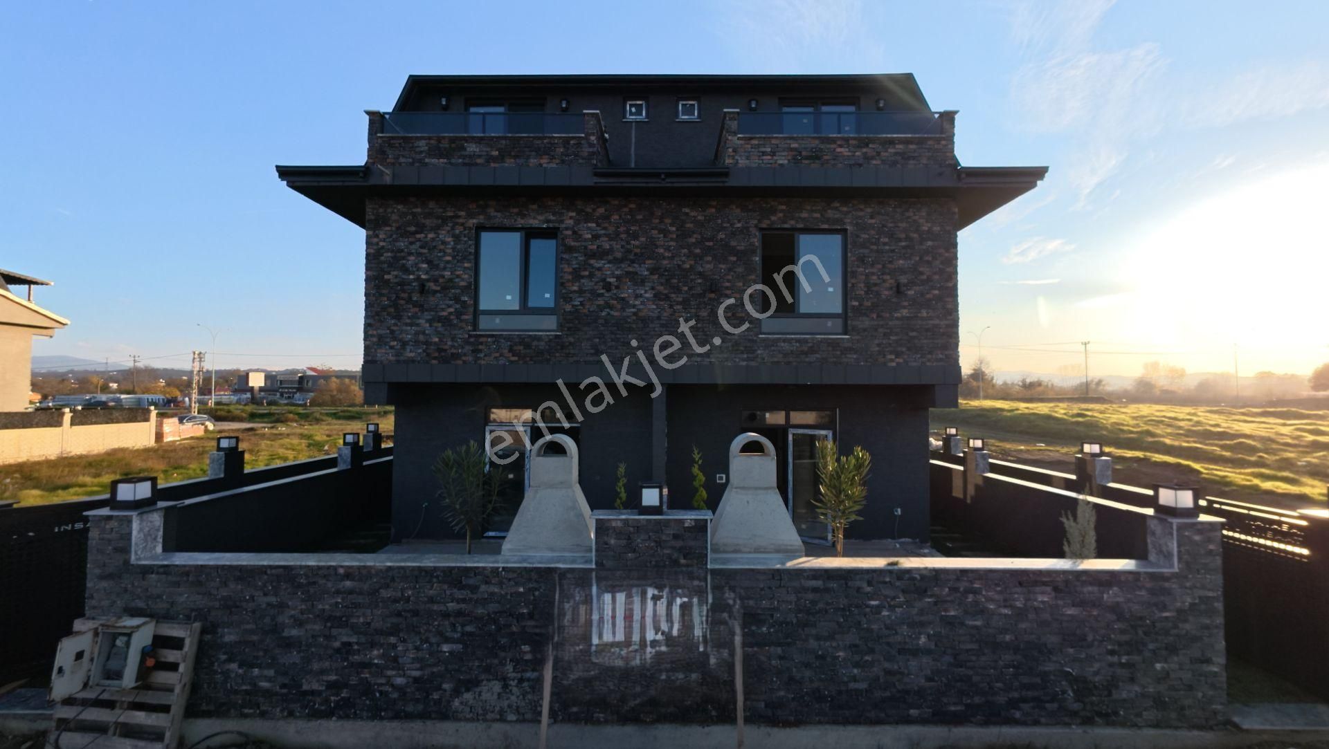 Sakarya Kocaali’de Sıfır 4+1 Modern Tasarım Villa