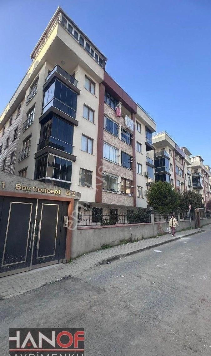 Beylikdüzü Kavaklı Merkezde 140 Metrekare 3+1 Site İçerisinde Satılık Daire