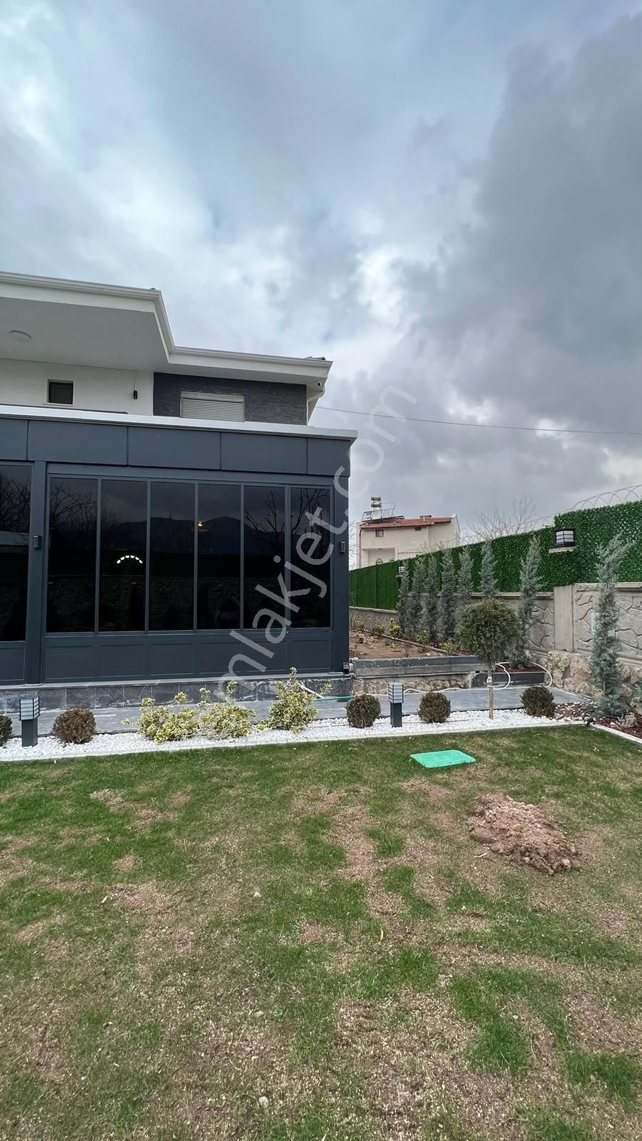 Fatma Ülken Gayrimenkulden 6 Odalı Hisarcıkta Satılık Villa - Görsel 13