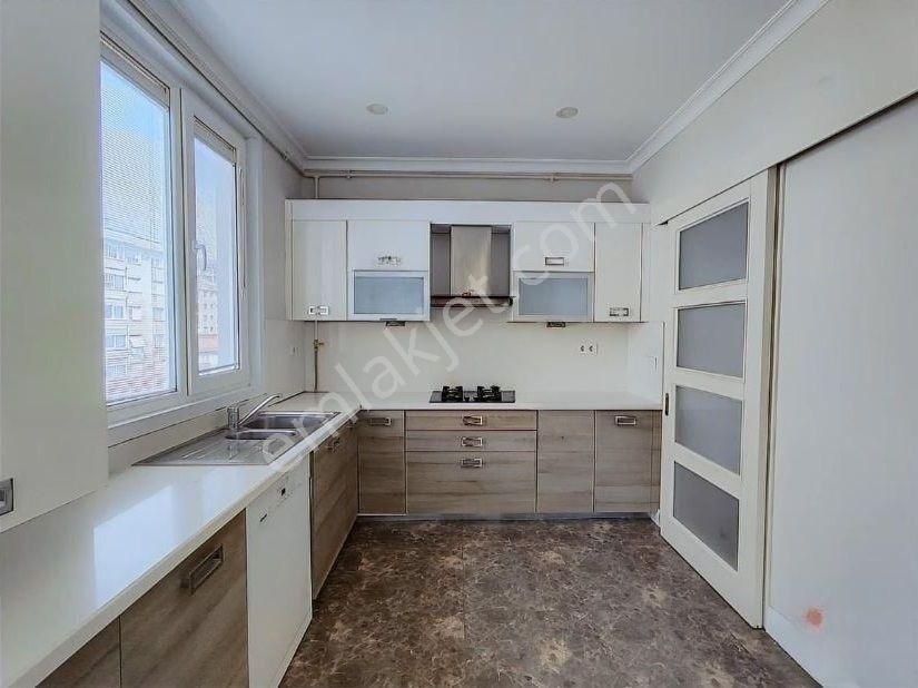 Şaşkınbakkal Da Kombili 195 M2 Net 4+1 Teraslı Dubleks Kadıköy İstanbul - Görsel 14