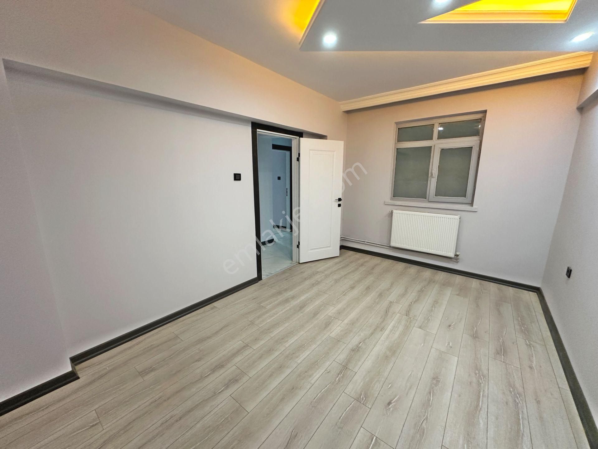 Demirlibahçe Mahallesinde Ön Cephede Bağımsız Salon 3+1 Satılık Daire - Görsel 17