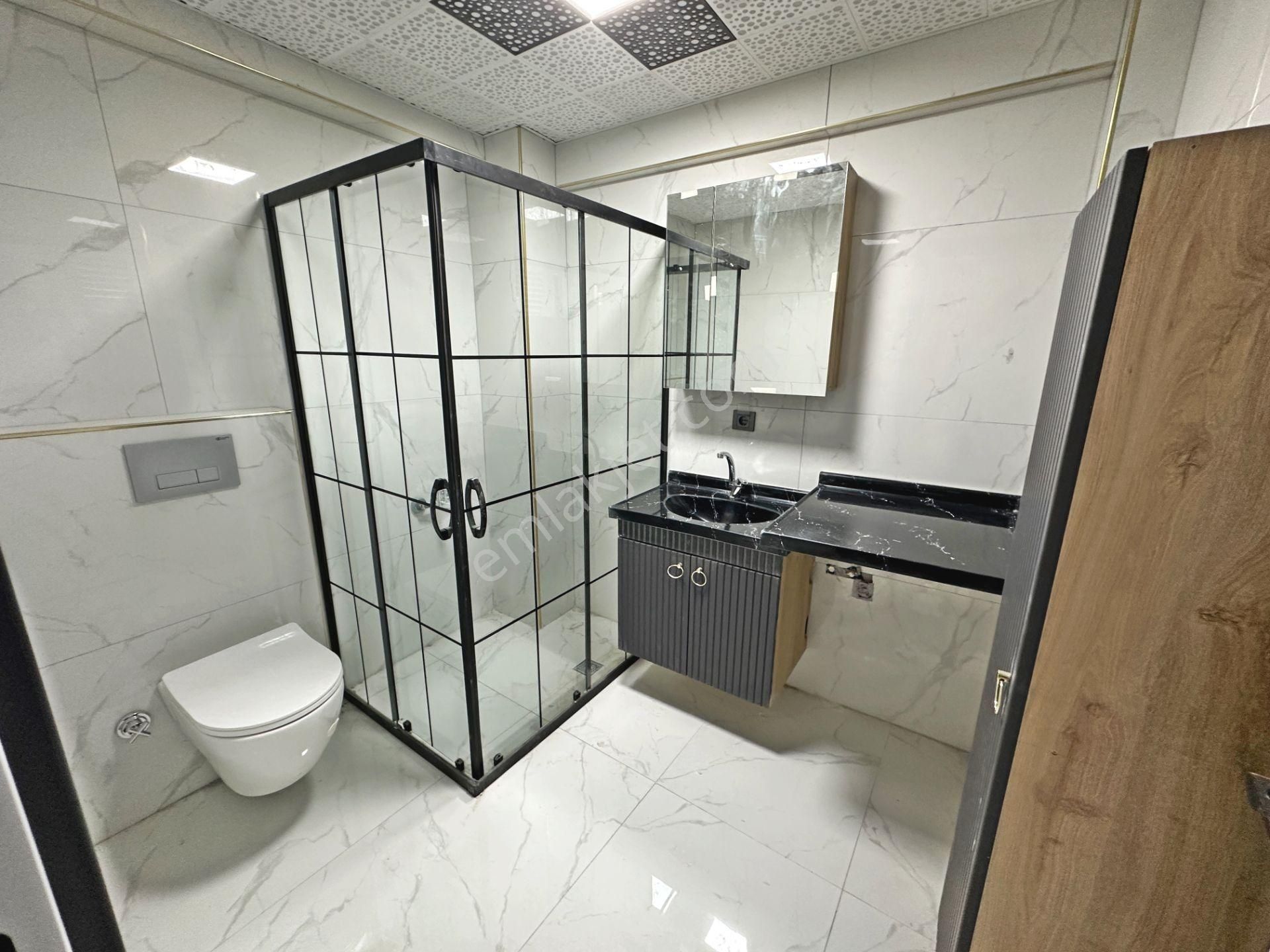 Demirlibahçe Mahallesinde Ön Cephede Bağımsız Salon 3+1 Satılık Daire - Görsel 18