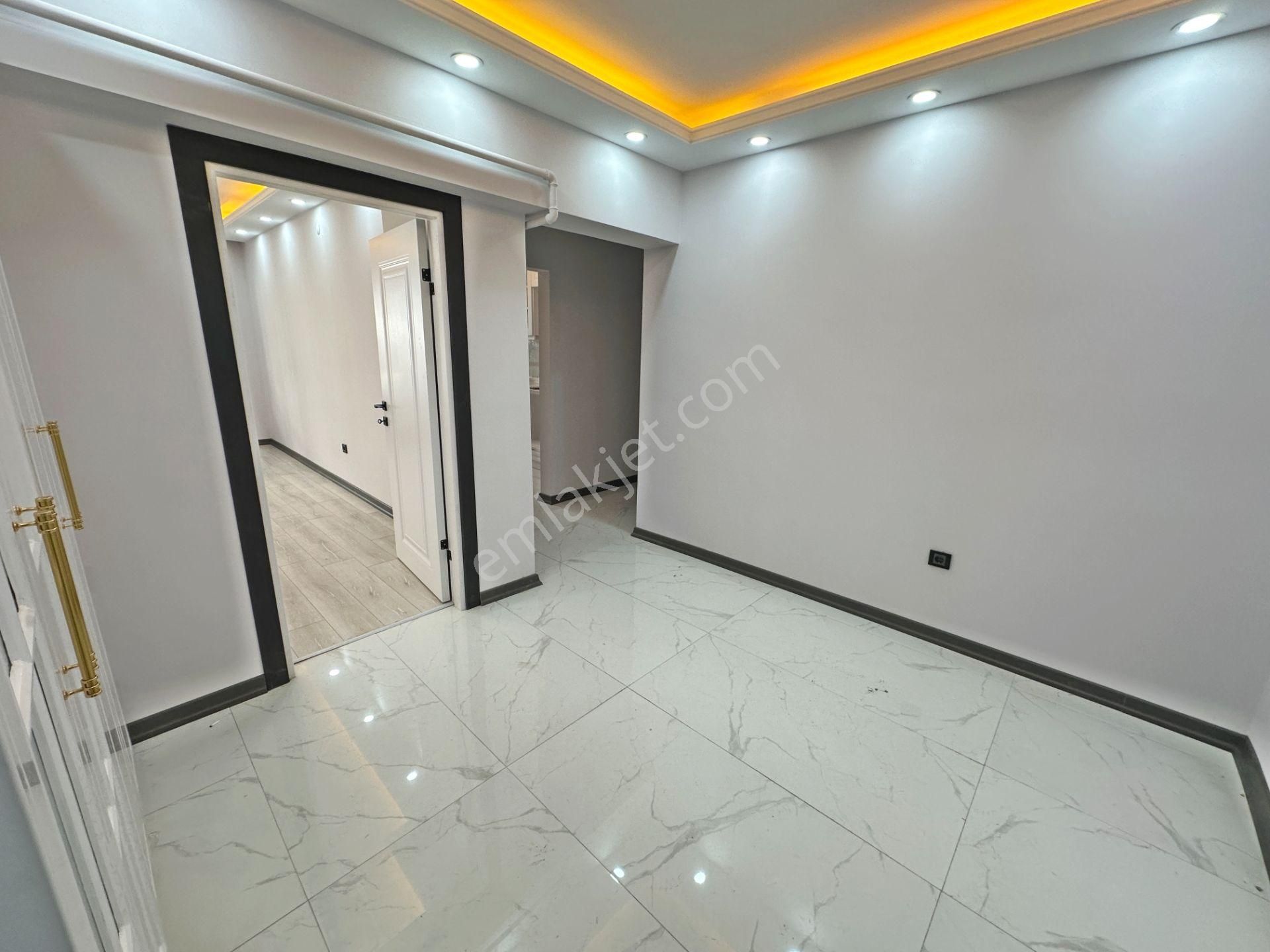 Demirlibahçe Mahallesinde Ön Cephede Bağımsız Salon 3+1 Satılık Daire - Görsel 6