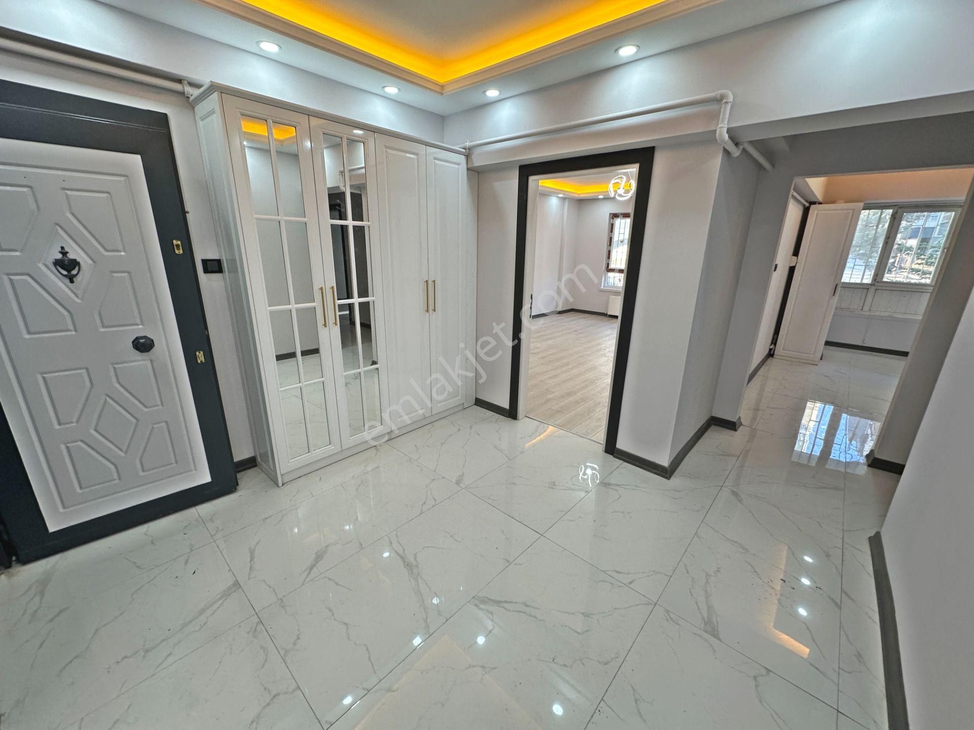 Demirlibahçe Mahallesinde Ön Cephede Bağımsız Salon 3+1 Satılık Daire - Görsel 4