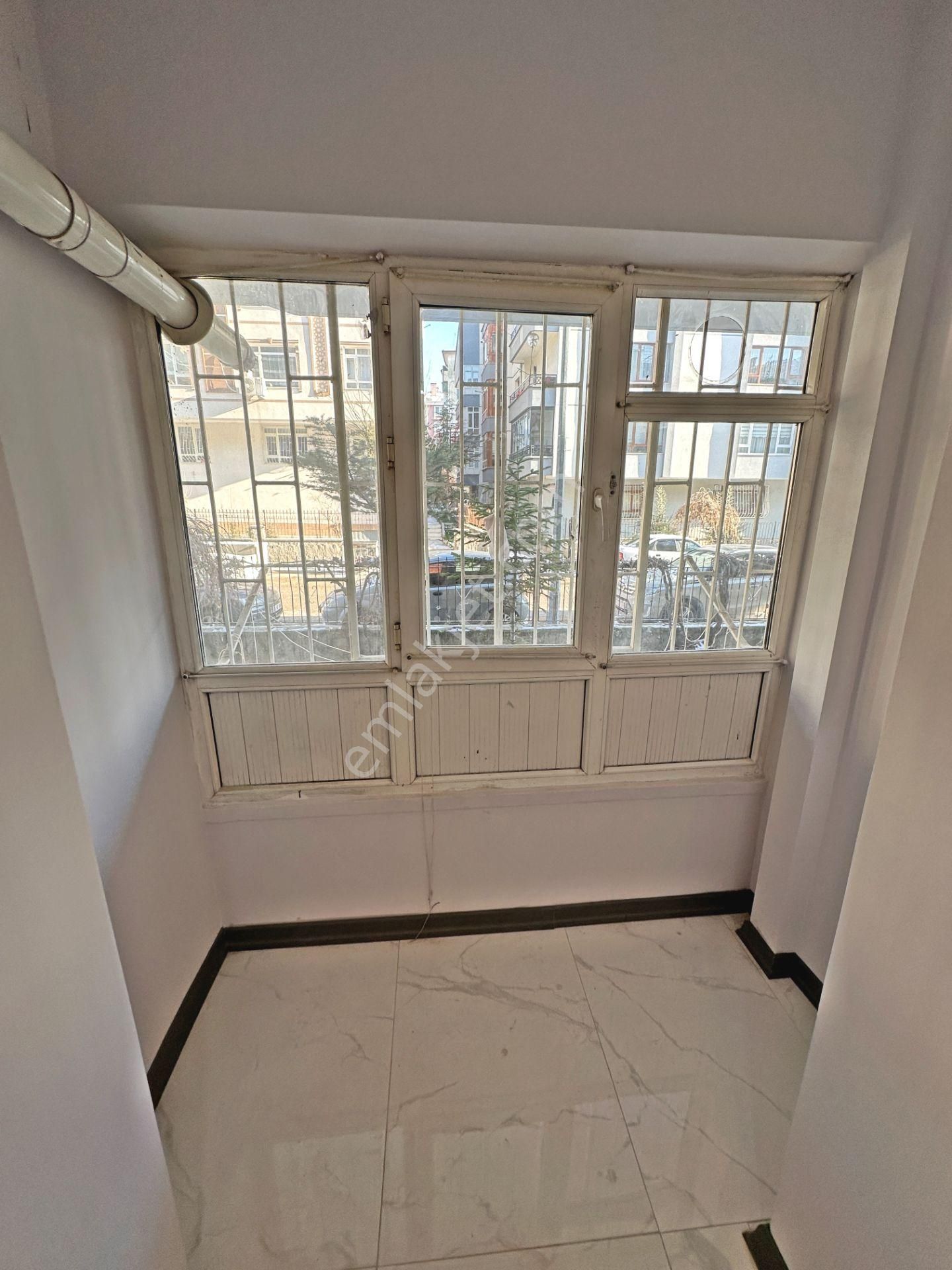 Demirlibahçe Mahallesinde Ön Cephede Bağımsız Salon 3+1 Satılık Daire - Görsel 10