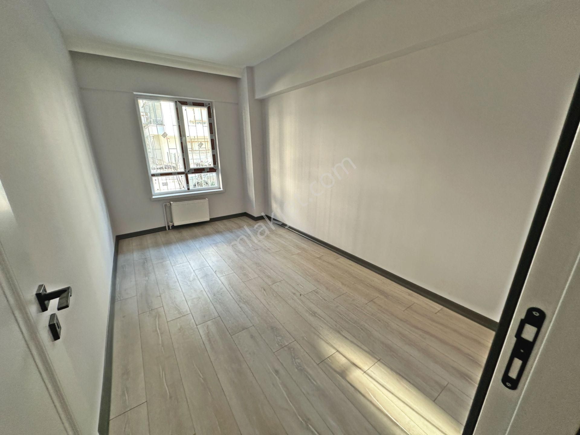 Demirlibahçe Mahallesinde Ön Cephede Bağımsız Salon 3+1 Satılık Daire - Görsel 14