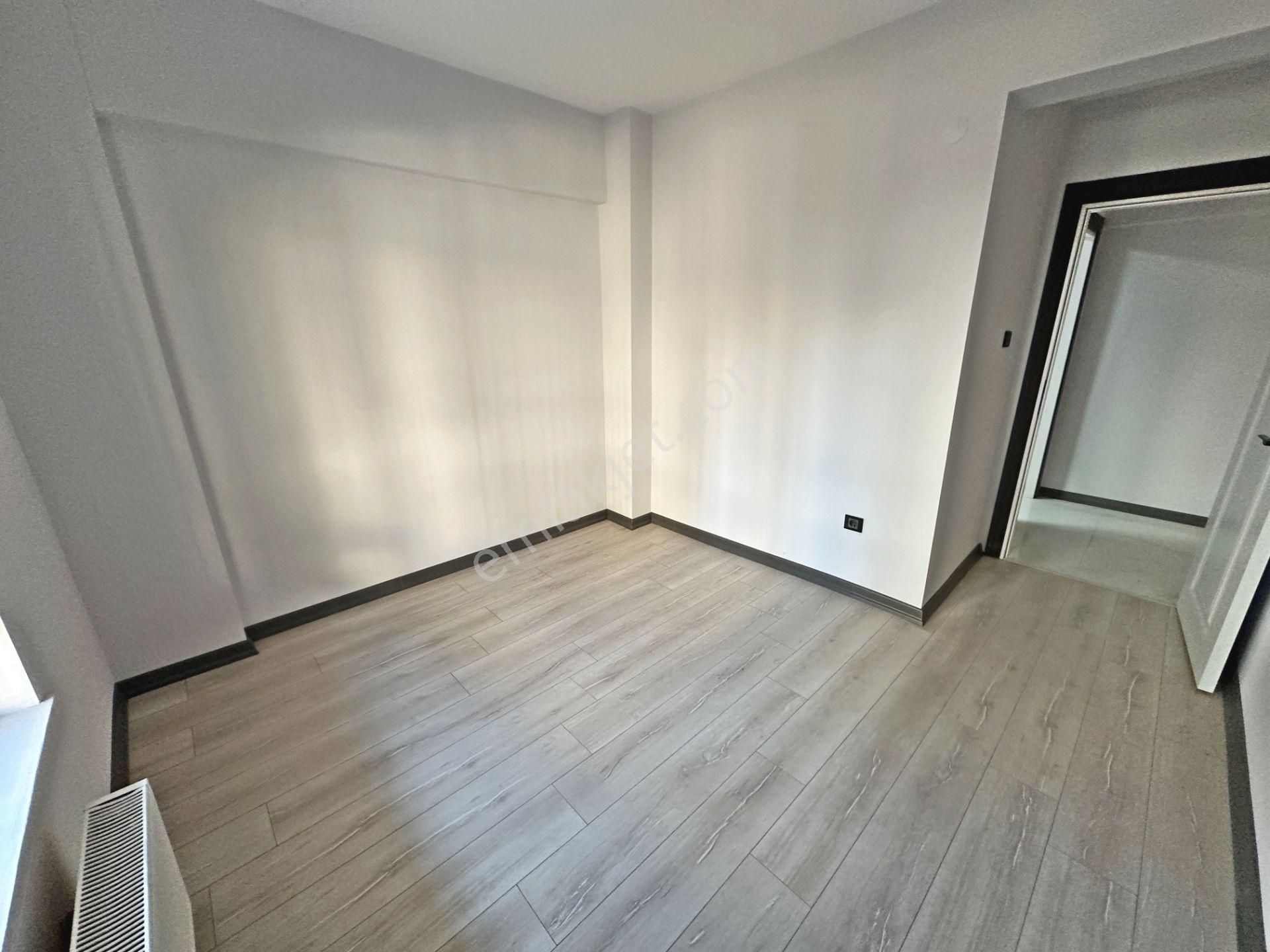 Demirlibahçe Mahallesinde Ön Cephede Bağımsız Salon 3+1 Satılık Daire - Görsel 22