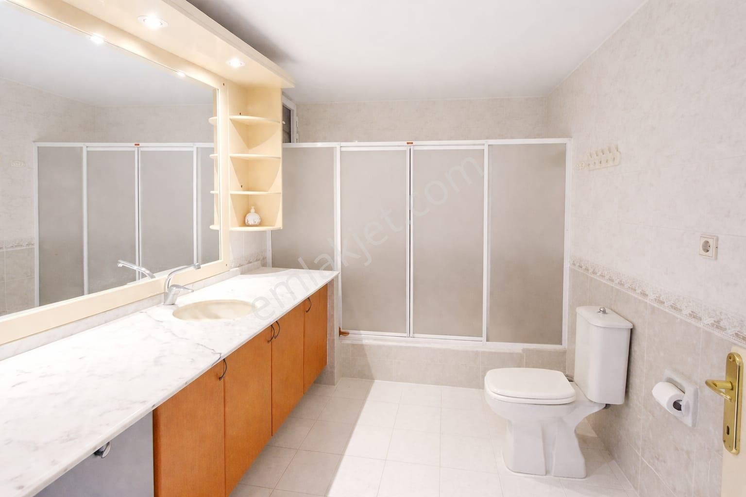 İnönü Caddesi Poligon Metro Yakını Otoparklı Satılık Daire 4+1 - Görsel 16