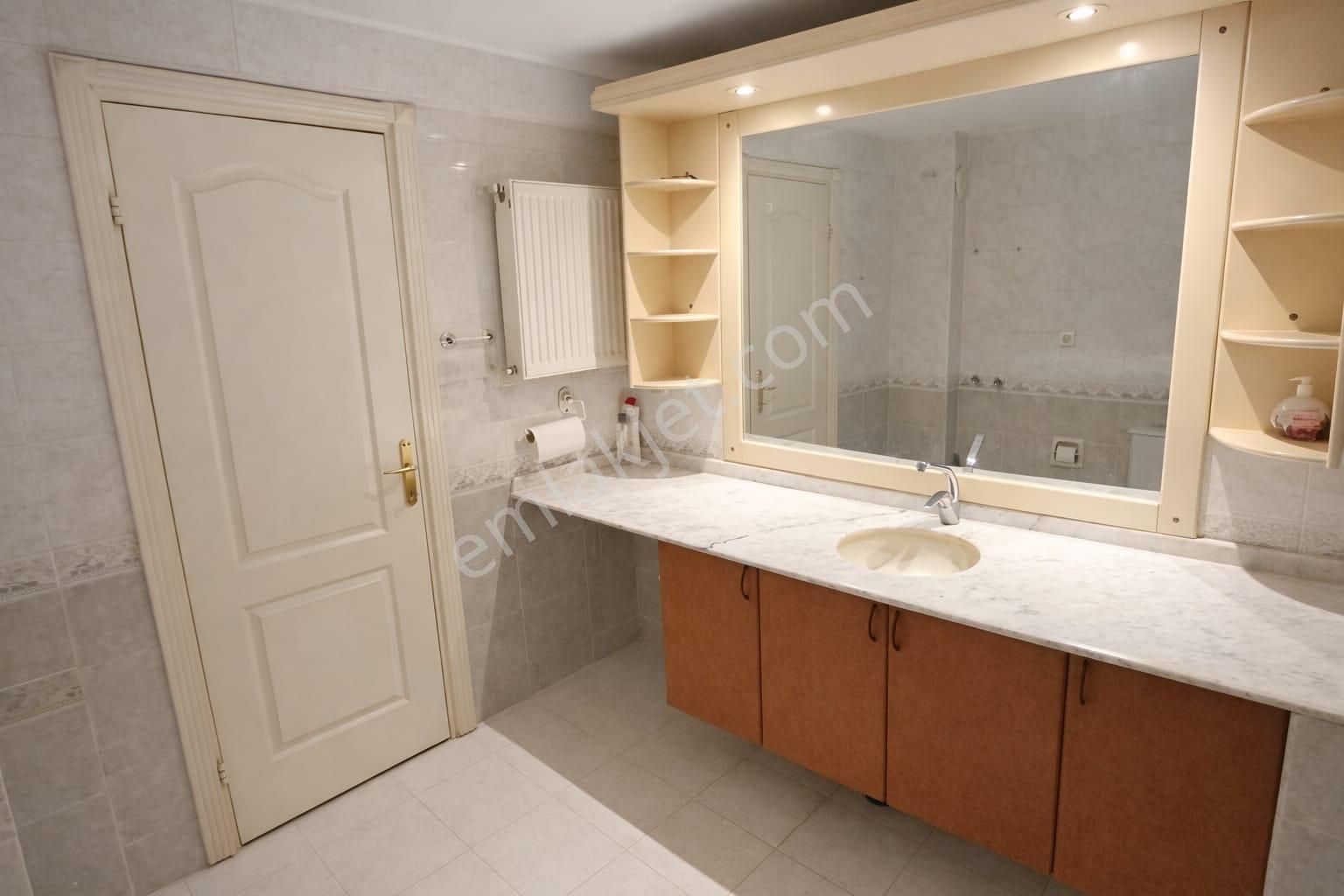 İnönü Caddesi Poligon Metro Yakını Otoparklı Satılık Daire 4+1 - Görsel 18