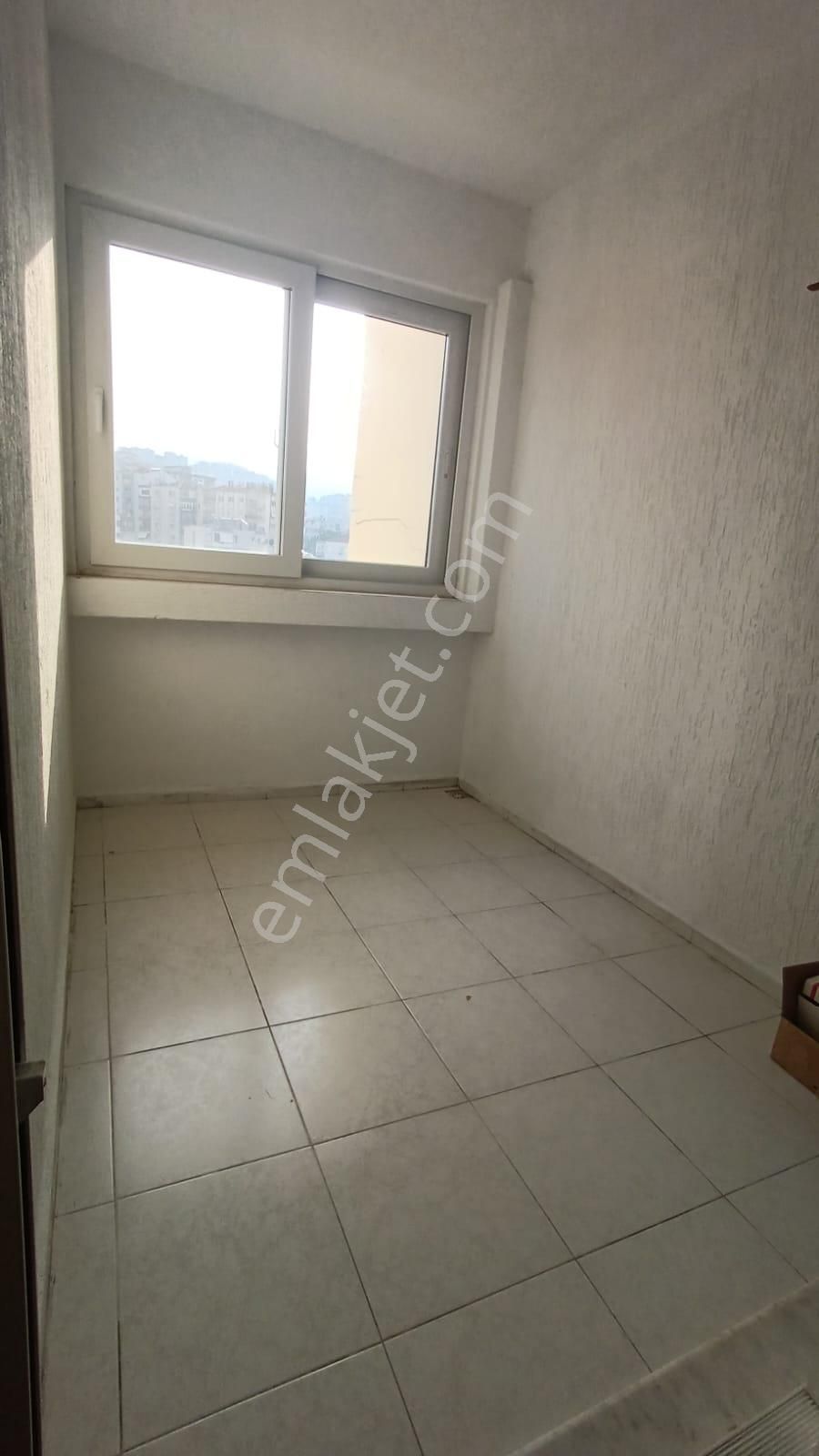 İnönü Caddesi Poligon Metro Yakını Otoparklı Satılık Daire 4+1 - Görsel 21