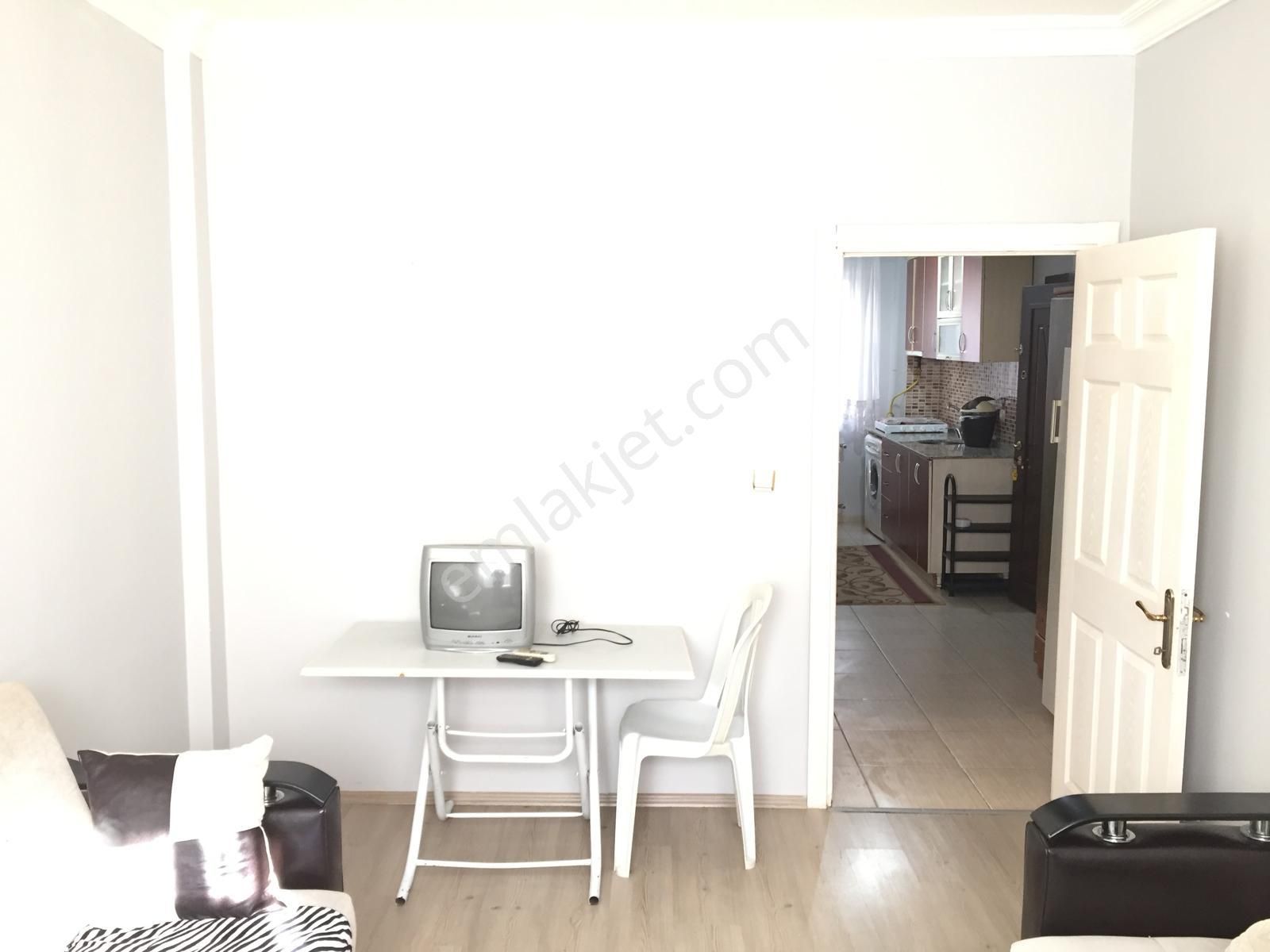 Ful Eşyalı Merkezi Konumda Ayrı Mutfaklı Kombili 1+1 Geniş Temiz Daire - Görsel 13