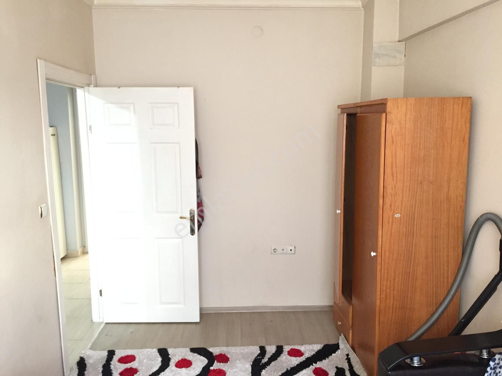 Ful Eşyalı Merkezi Konumda Ayrı Mutfaklı Kombili 1+1 Geniş Temiz Daire - Görsel 4