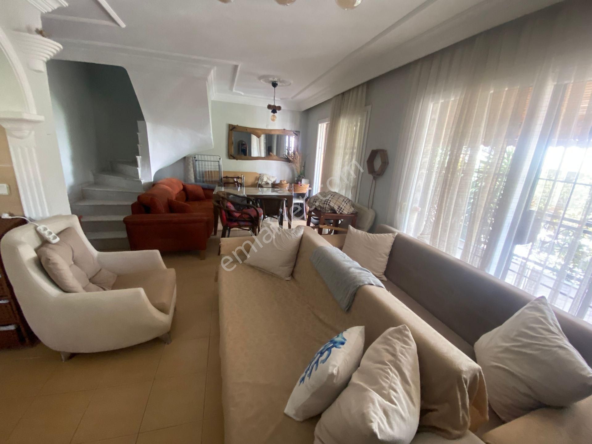 Nazilli Pazarı Bölgesinde Satılık Bakımlı, Bahçeli 4+1 Yazlık - Görsel 6