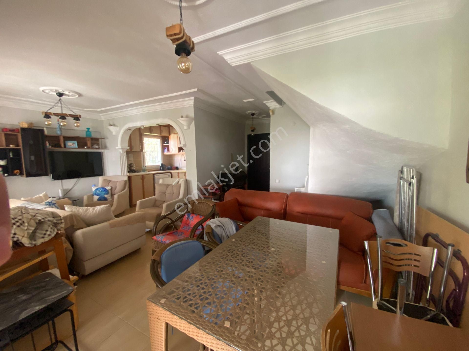 Nazilli Pazarı Bölgesinde Satılık Bakımlı, Bahçeli 4+1 Yazlık - Görsel 4