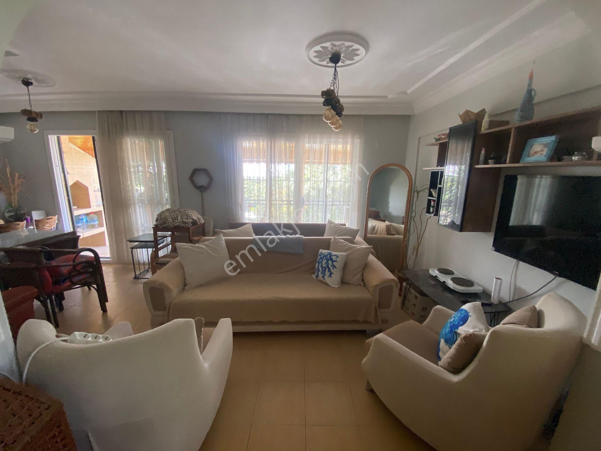 Nazilli Pazarı Bölgesinde Satılık Bakımlı, Bahçeli 4+1 Yazlık - Görsel 7