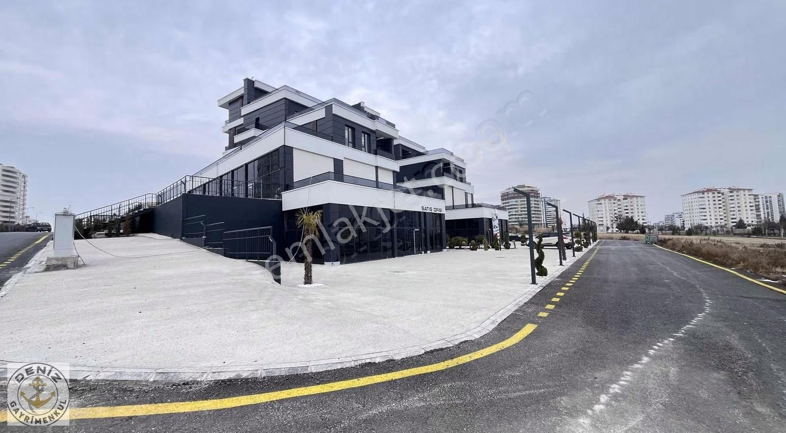 Yaşamkent Eşşiz Mimari Projede Geniş Teras Alanlı 1+1 Daire - Görsel 15