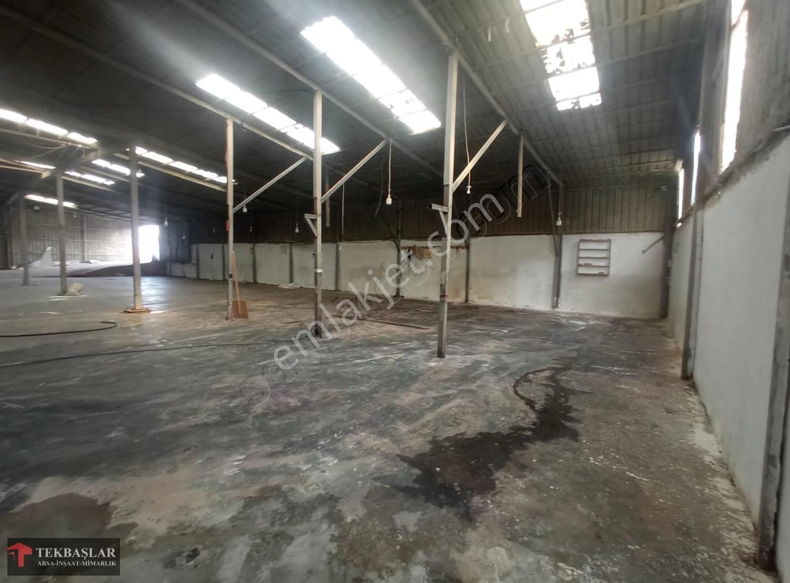 Tekbaşlar'dan Tek Kat 500m2 Dükkan Tavan Yüksekliği 5 Metre