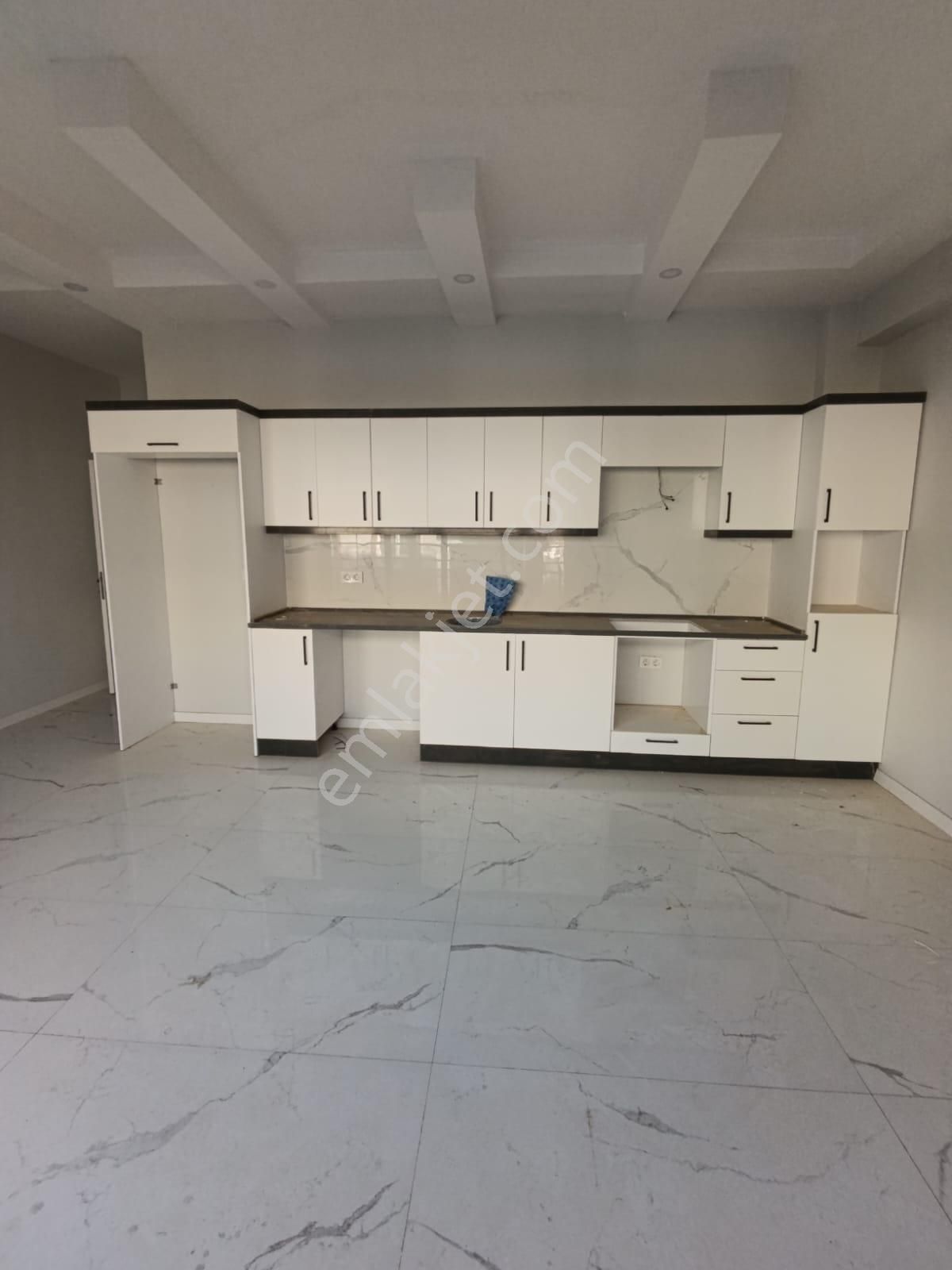 Kuşadası Davutlar Merkez De Satılık 2+1 Daire...