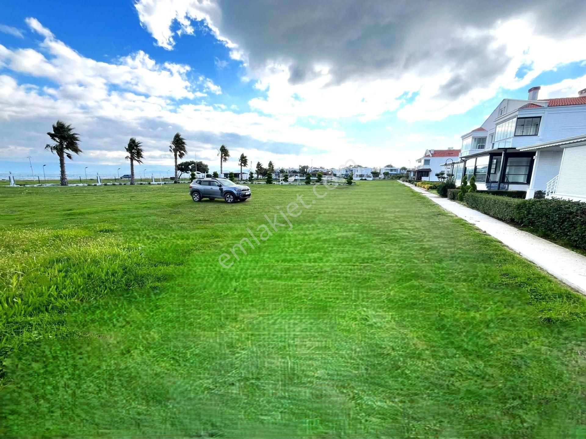 Tek Yetkili Aygül'den Güre'de Geniş Bahçe Peyzajlı Denize Sıfır Site İçinde Havuzlu 3+1satılık Villa - Görsel 33