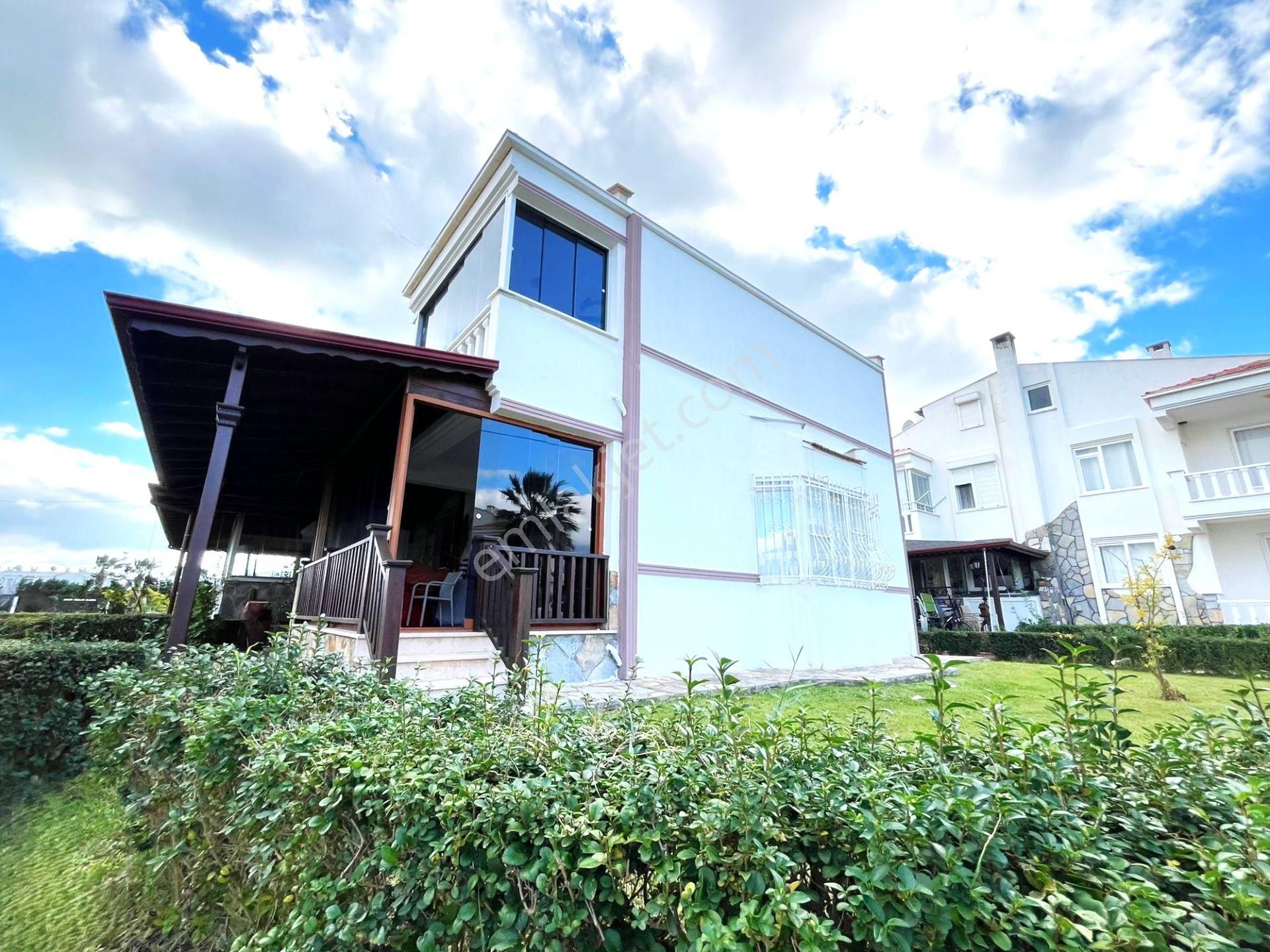 Tek Yetkili Aygül'den Güre'de Geniş Bahçe Peyzajlı Denize Sıfır Site İçinde Havuzlu 3+1satılık Villa - Görsel 2