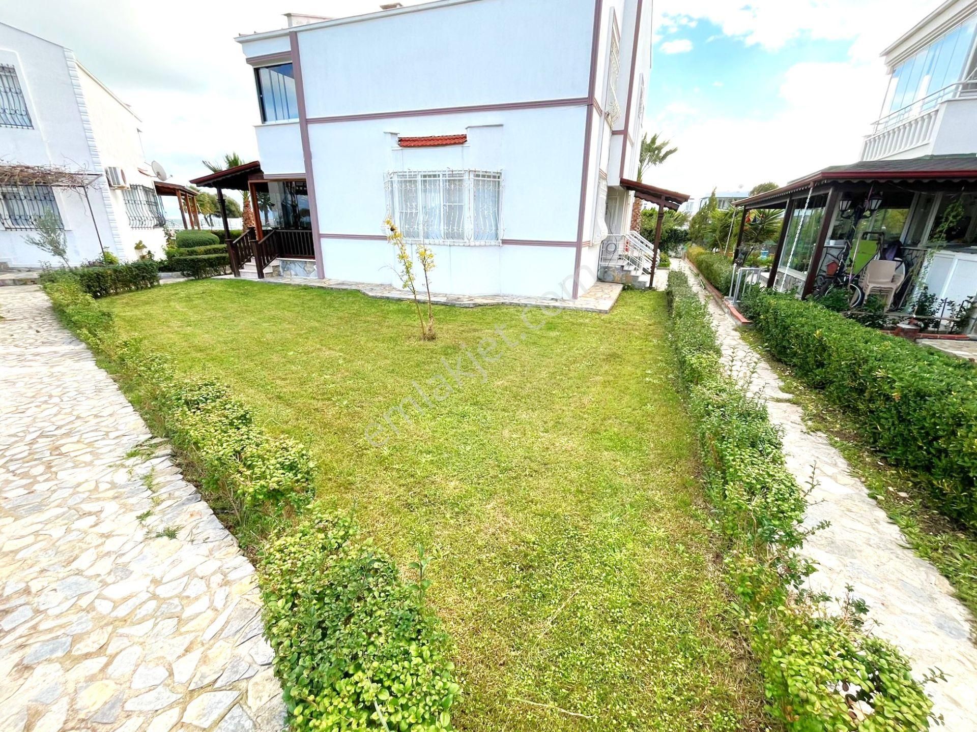 Tek Yetkili Aygül'den Güre'de Geniş Bahçe Peyzajlı Denize Sıfır Site İçinde Havuzlu 3+1satılık Villa - Görsel 30