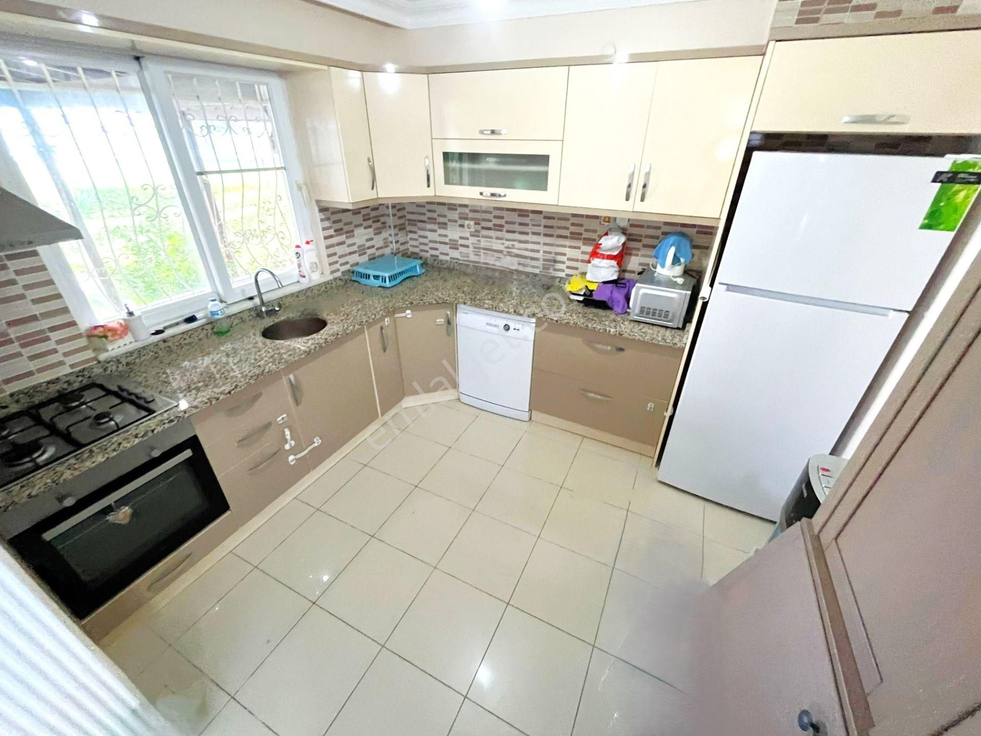 Tek Yetkili Aygül'den Güre'de Geniş Bahçe Peyzajlı Denize Sıfır Site İçinde Havuzlu 3+1satılık Villa - Görsel 5