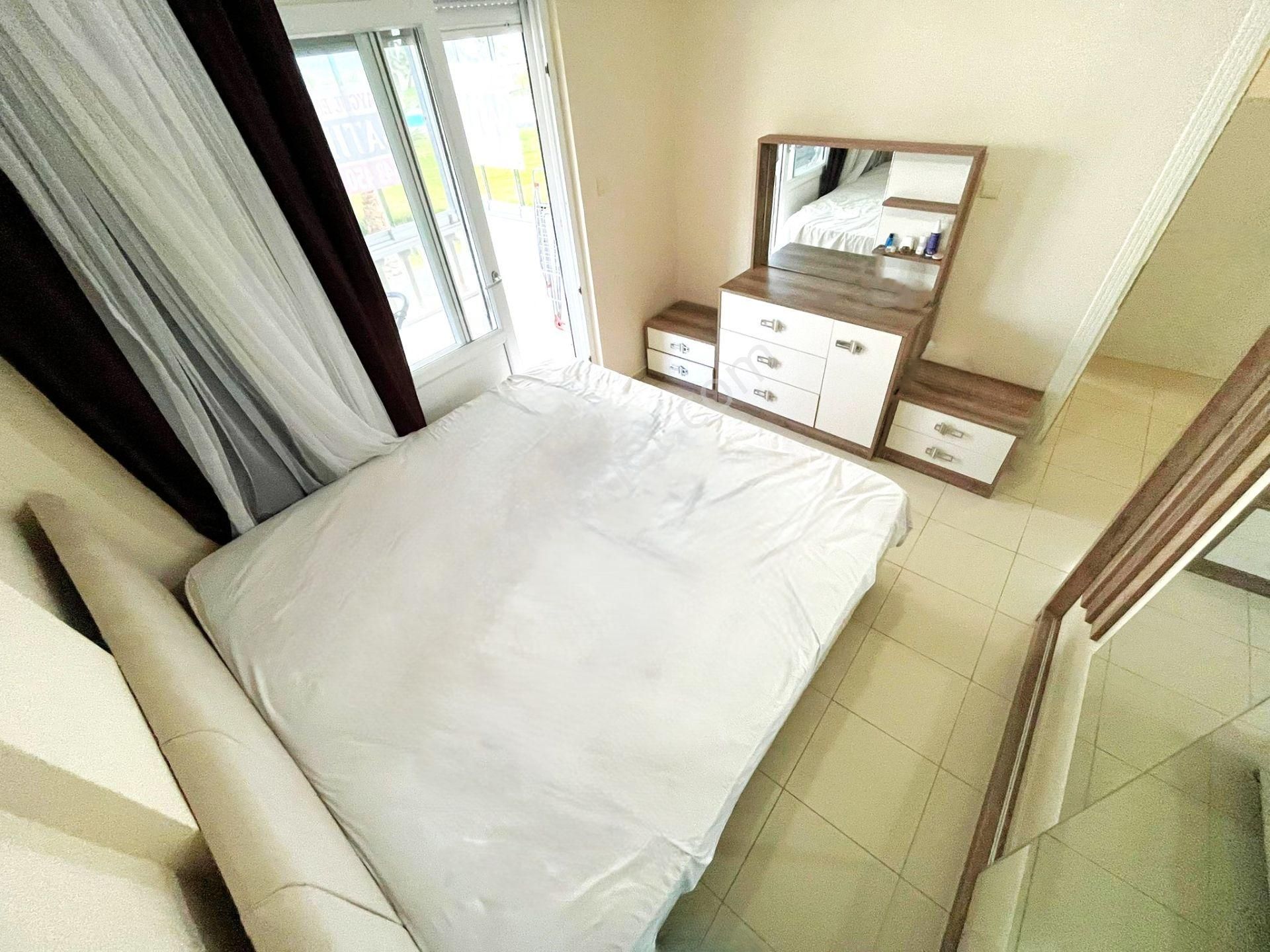 Tek Yetkili Aygül'den Güre'de Geniş Bahçe Peyzajlı Denize Sıfır Site İçinde Havuzlu 3+1satılık Villa - Görsel 17