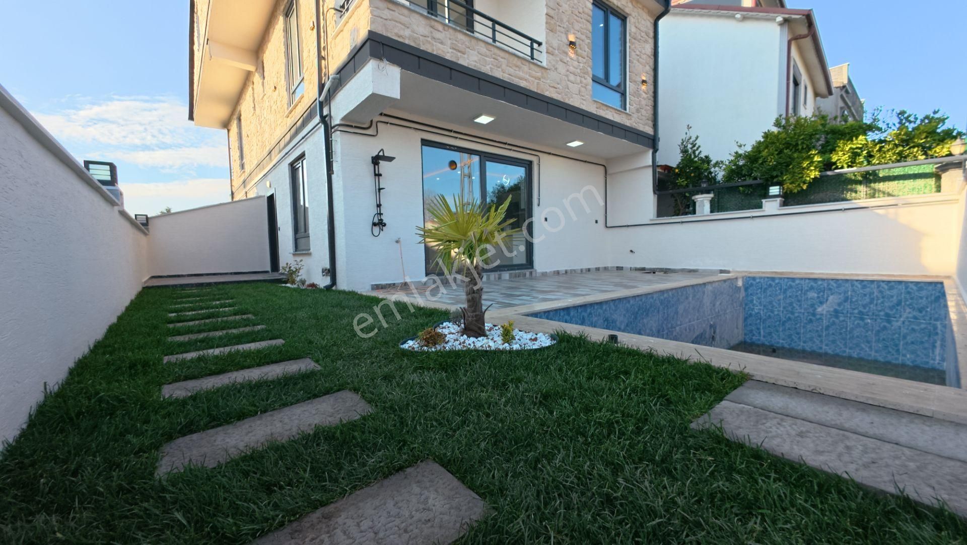 Sakarya Kocaali’de Deniz Gören Müstakil Havuzlu 4+1 Lüks Villa - Görsel 4