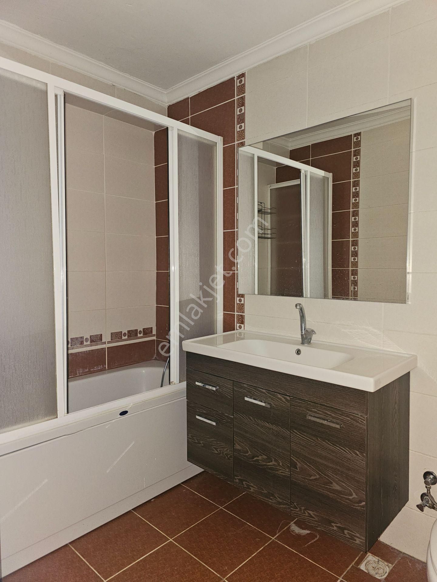 Çankaya Karapınar Mahallesi 'nde Kiralık Arakat Konumunda 3+1 Daire - Görsel 27