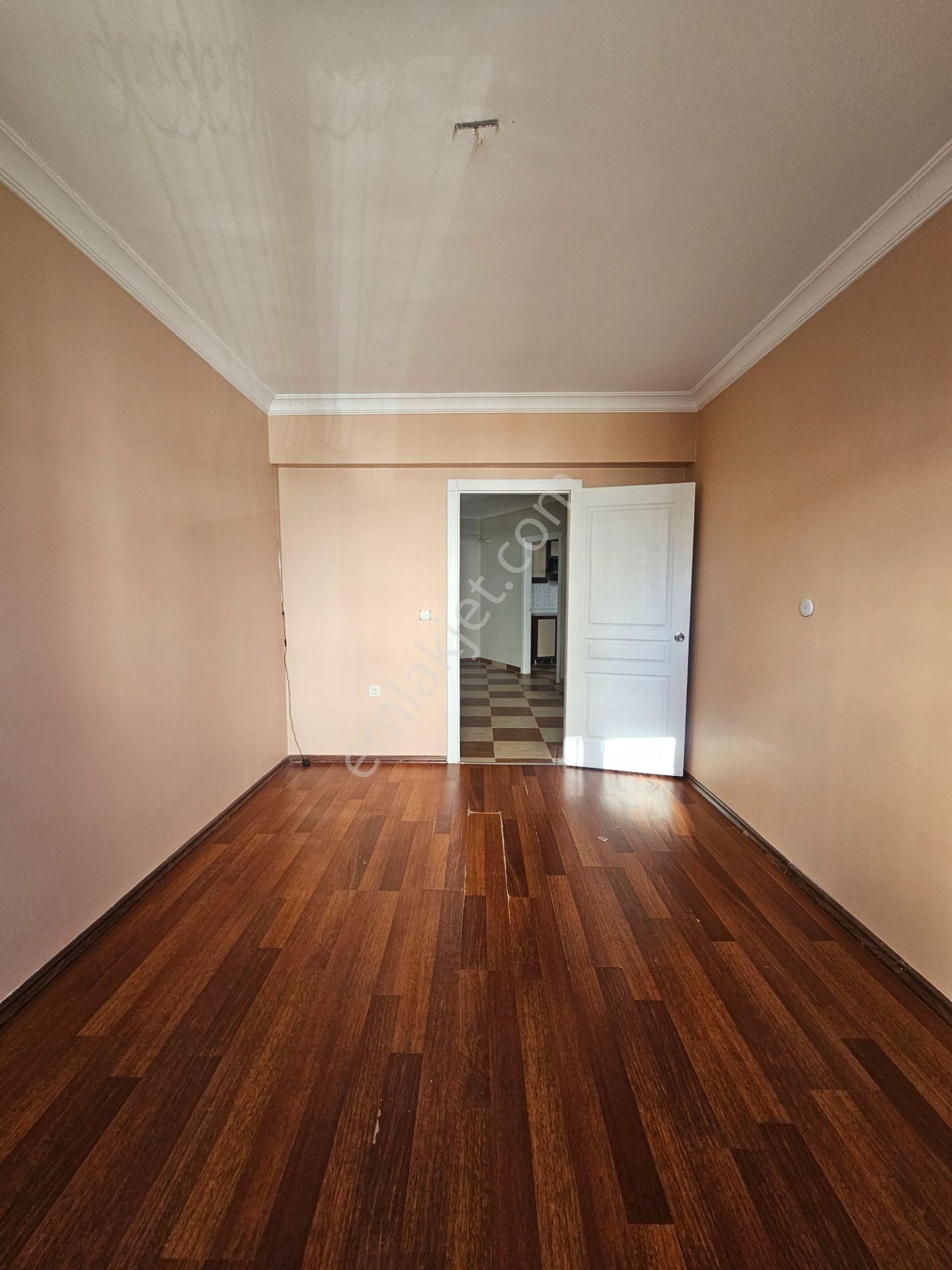 Çankaya Karapınar Mahallesi 'nde Kiralık Arakat Konumunda 3+1 Daire - Görsel 17