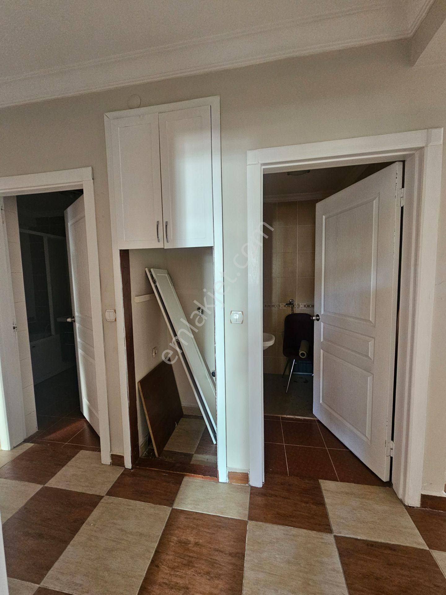 Çankaya Karapınar Mahallesi 'nde Kiralık Arakat Konumunda 3+1 Daire - Görsel 28