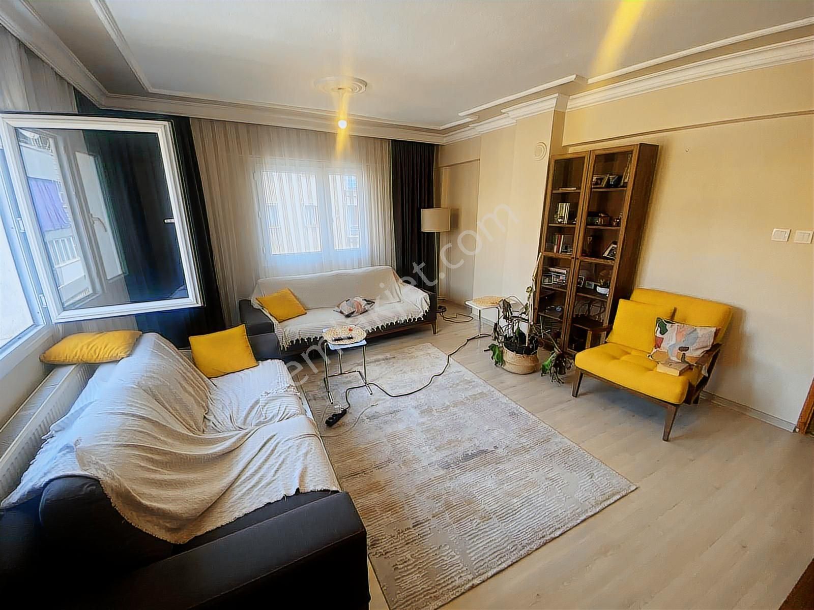 Namlı'dan Kadın Doğum Hastenesi Yakını Satılık Fırsat Daire