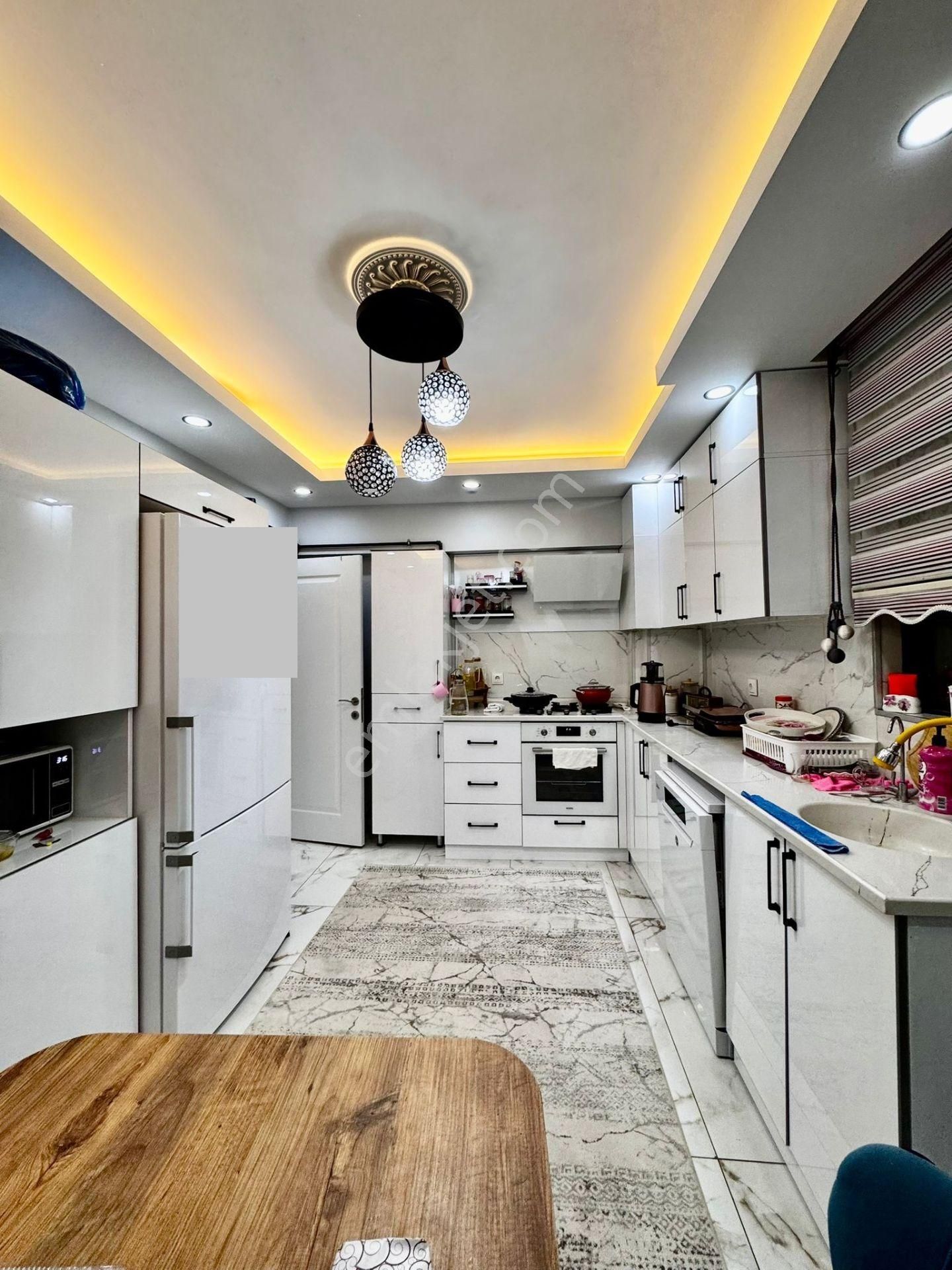 Kalecik Emlak'tan Saray'da Full Yapılı E.banyolu Katta 160m² 3+1 Site Dairesi