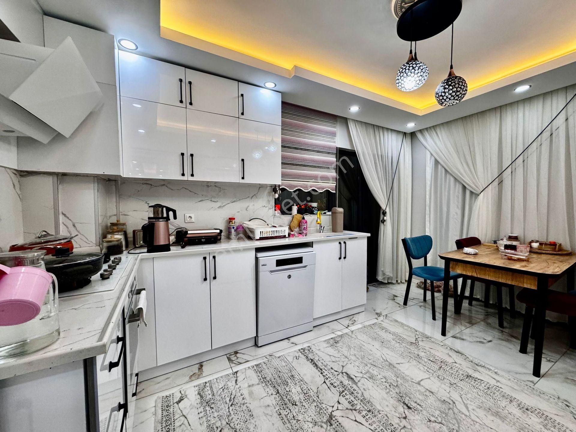 Kalecik Emlak'tan Saray'da Full Yapılı E.banyolu Katta 160m² 3+1 Site Dairesi - Görsel 2