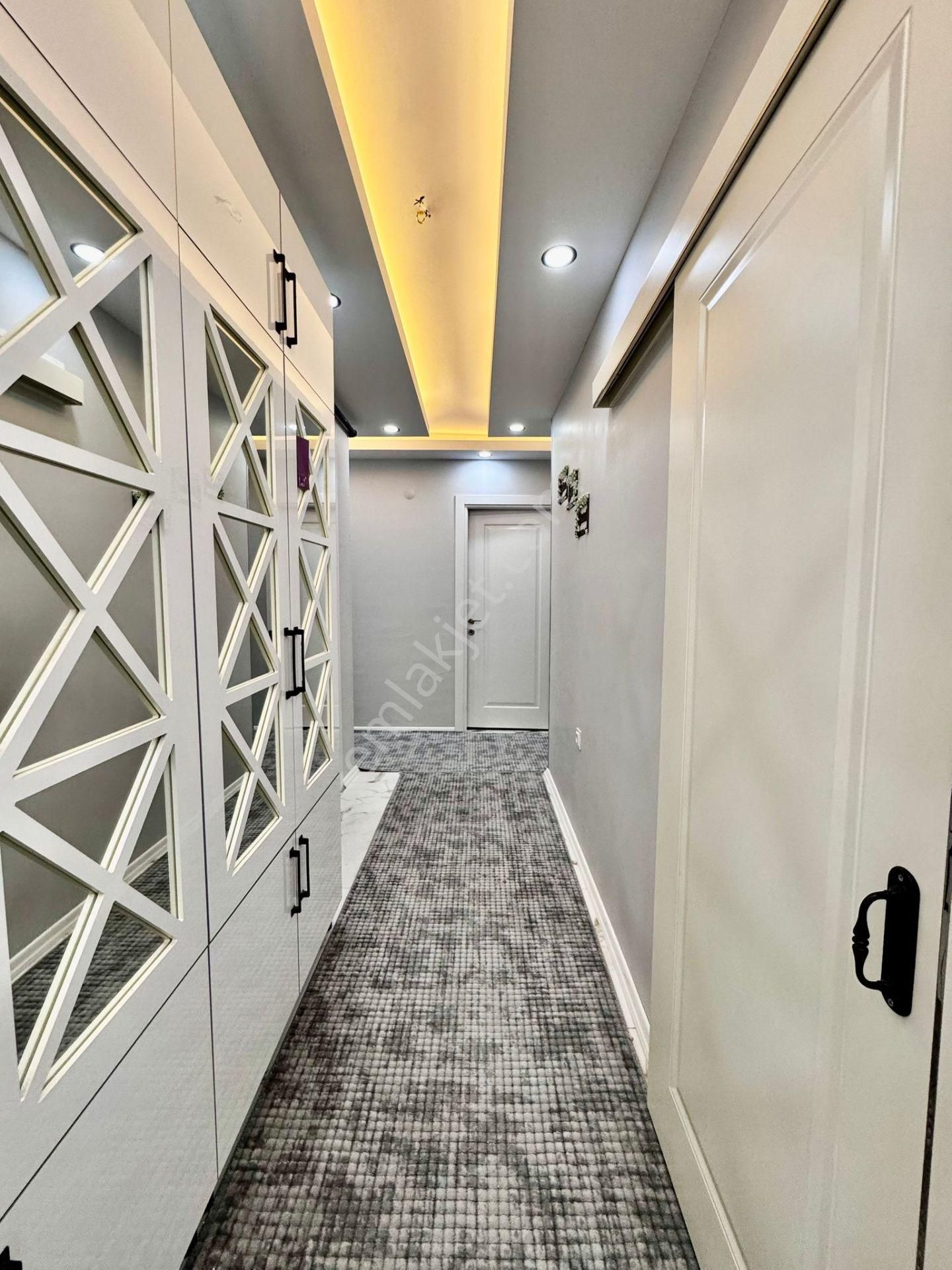 Kalecik Emlak'tan Saray'da Full Yapılı E.banyolu Katta 160m² 3+1 Site Dairesi - Görsel 24