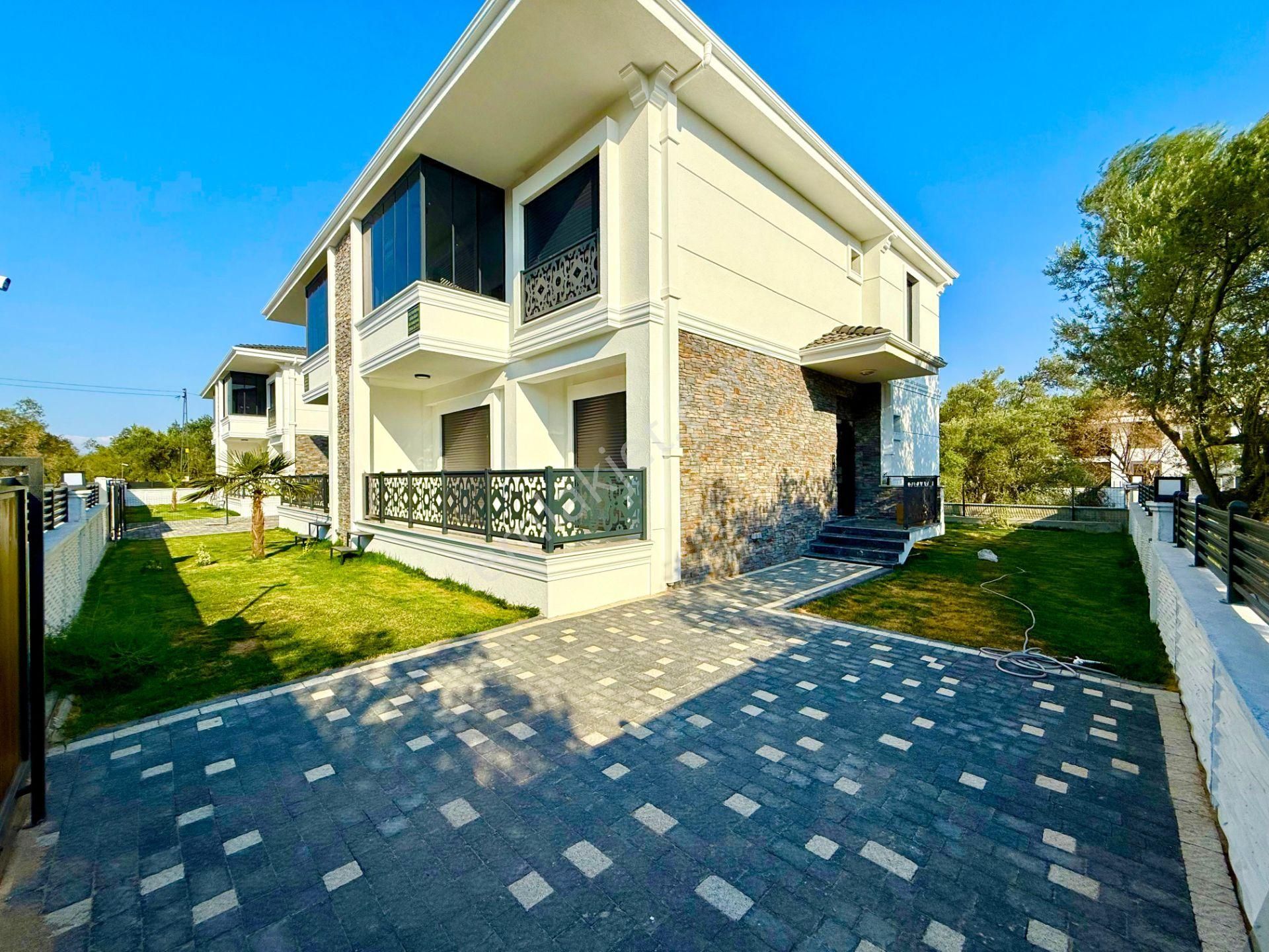 ▶ ▶ Akçay Körfez'den Güre'nin En Nezih Mevkiinde Denize Yakın Fırsat Villa - Görsel 2