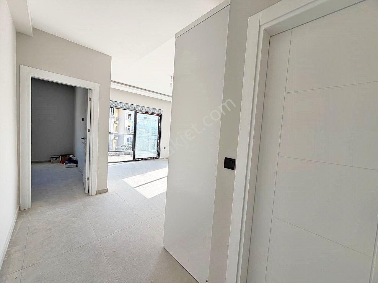 Alanya Çıplaklıda Satılık 1+1 Site İçi Geniş Sıfır Daire - Görsel 10