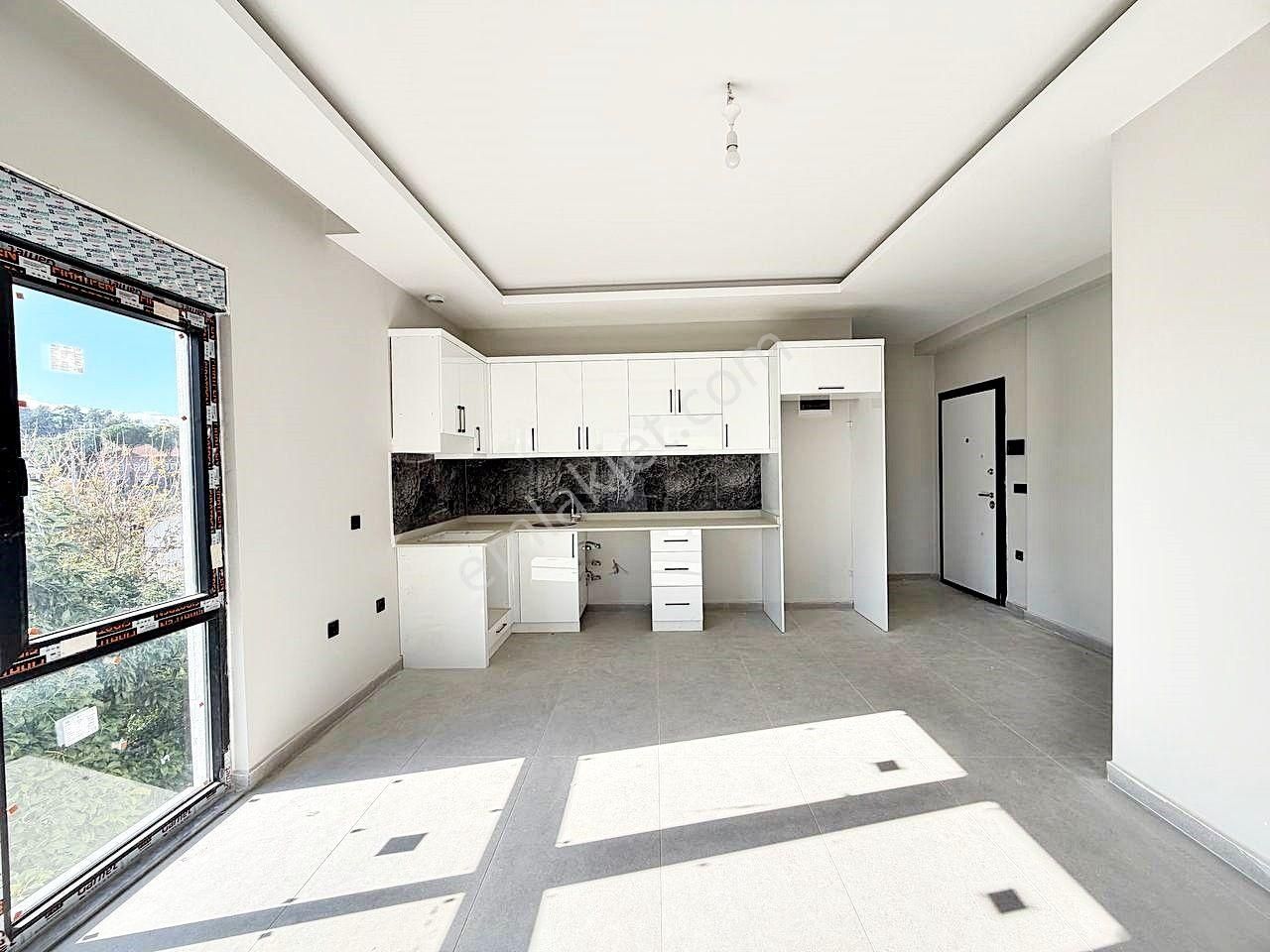 Alanya Çıplaklıda Satılık 1+1 Site İçi Geniş Sıfır Daire - Görsel 16