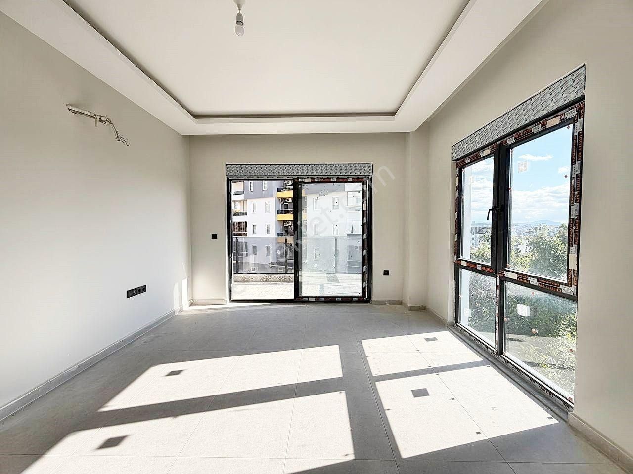 Alanya Çıplaklıda Satılık 1+1 Site İçi Geniş Sıfır Daire - Görsel 18