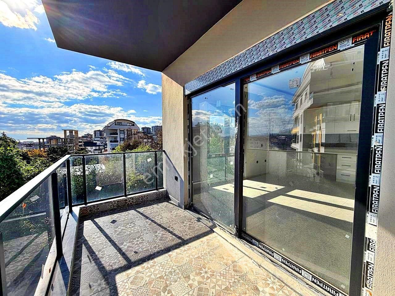 Alanya Çıplaklıda Satılık 1+1 Site İçi Geniş Sıfır Daire - Görsel 15