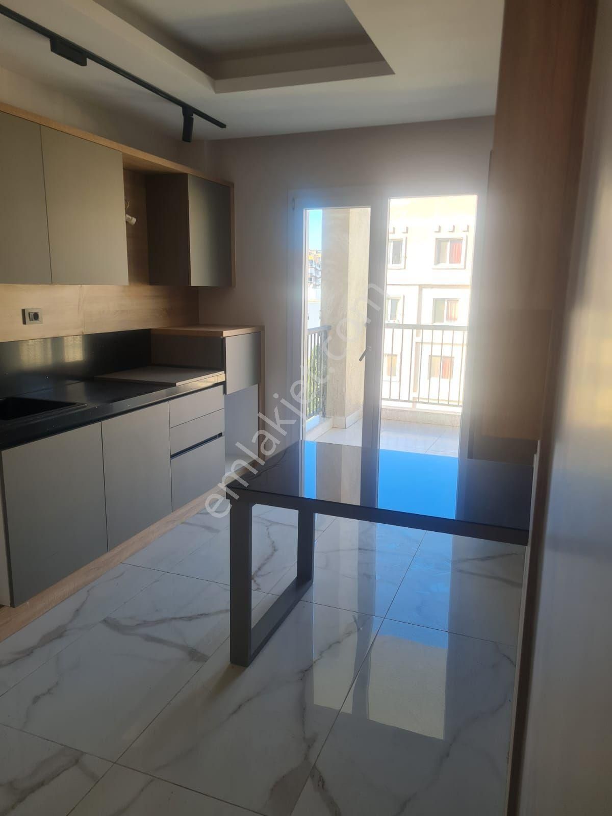 Kuşadası Ege Mahalllesinde Yerden Isıtmalı Satılık 3+1 135 M2 Sıfır Lüx Arakat Daire - Görsel 5