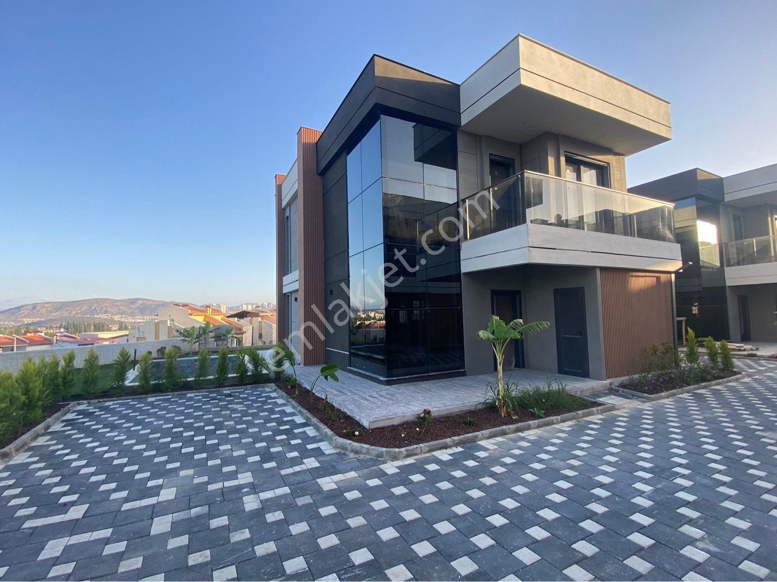 Karaovada Özel Havuzlu Müstakil 4+1 Sıfır Villa - Görsel 2